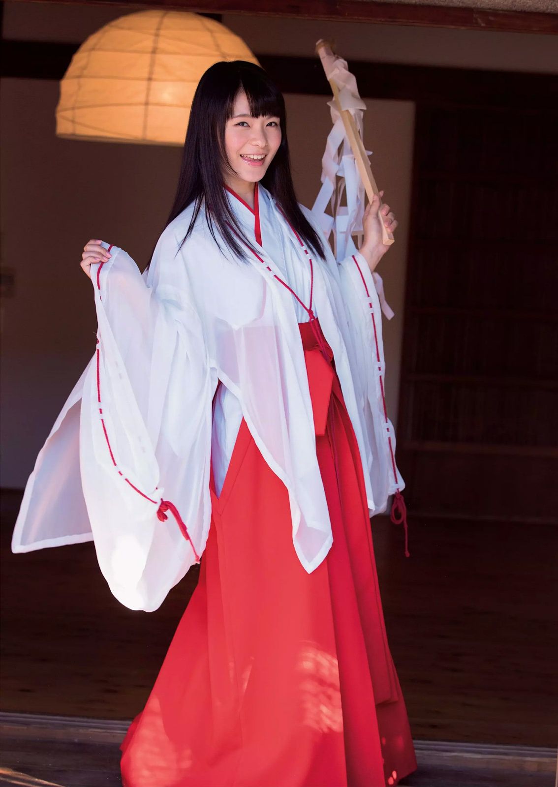 島崎遥香 山本彩 安齋らら 片山萌美 浅田舞 神室舞衣 岸明日香 星名美津紀 小向美奈子 [Weekly Playboy] 2015年No.01-02 写真杂志