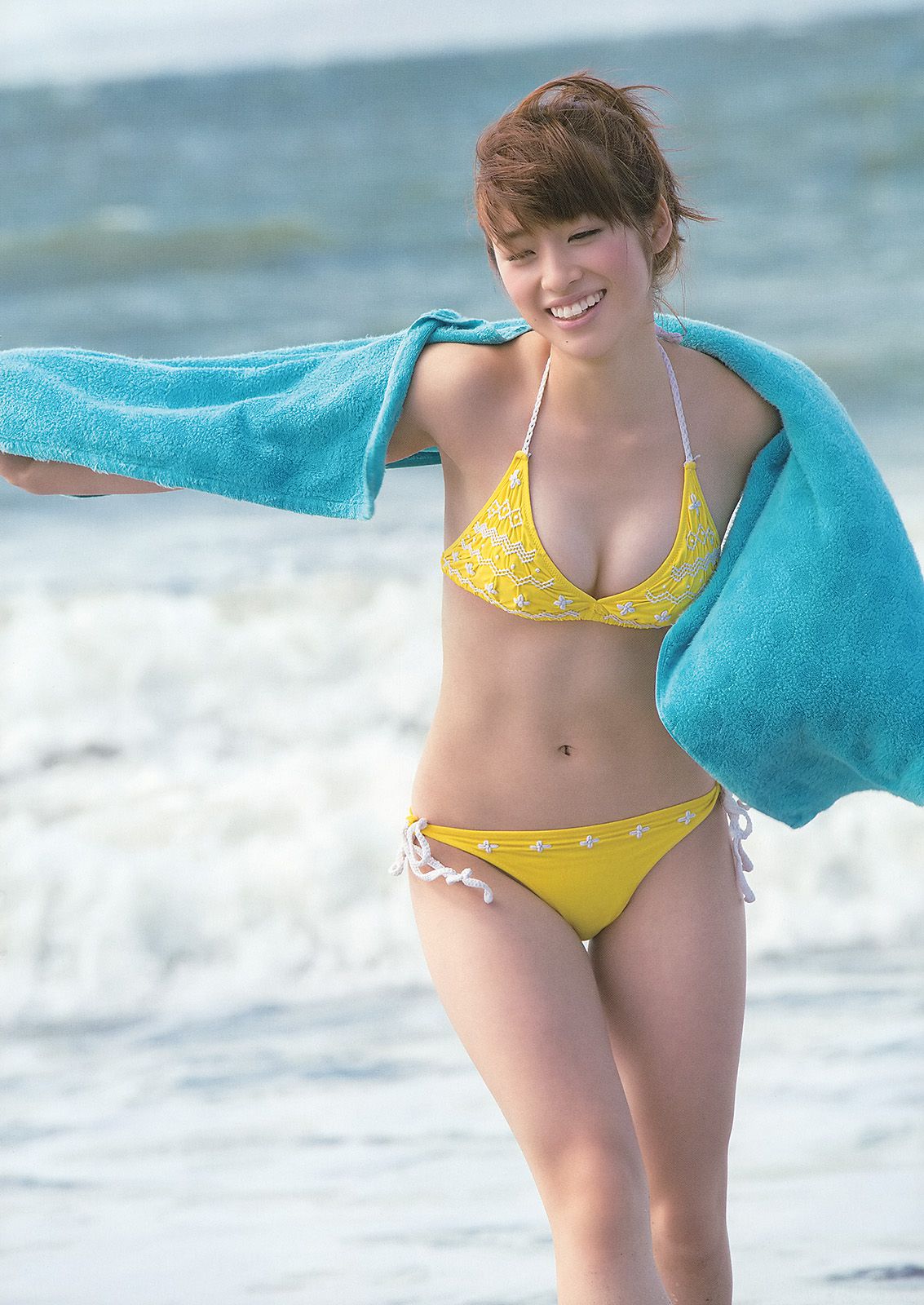 松井珠理奈 佐藤聖羅 竹内舞 山中知恵 仙石みなみ 粕谷奈美 [Young Animal] 2013年No.23 写真杂志