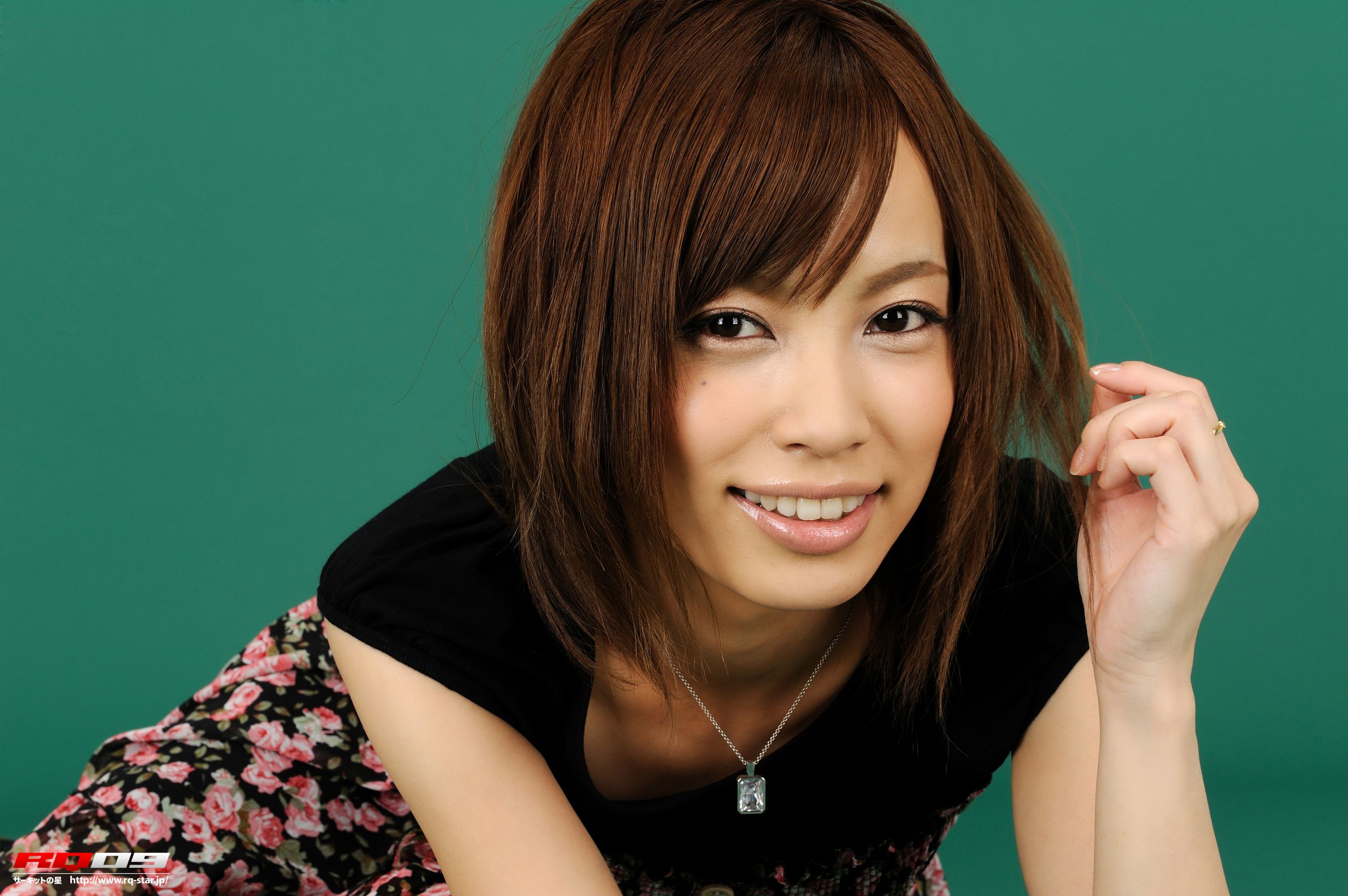 [RQ-STAR] NO.00176 Izumi Morita 森田泉美 Private Dress 写真集