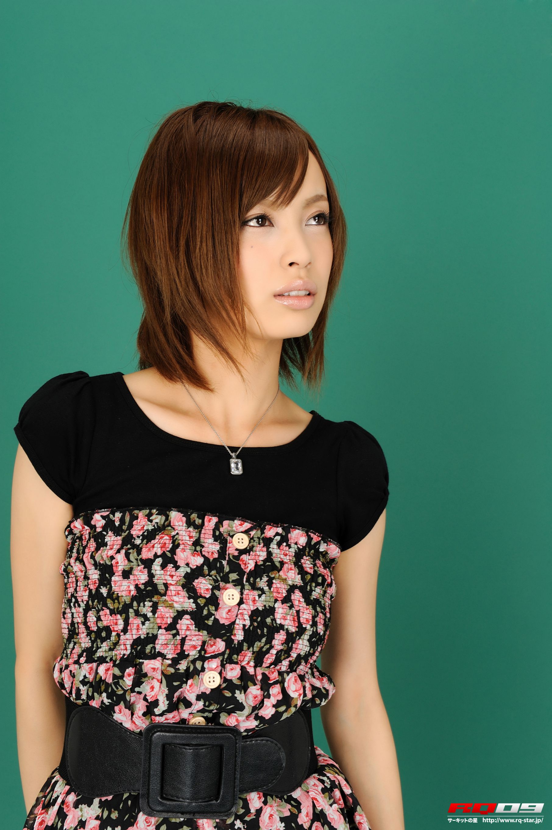 [RQ-STAR] NO.00176 Izumi Morita 森田泉美 Private Dress 写真集