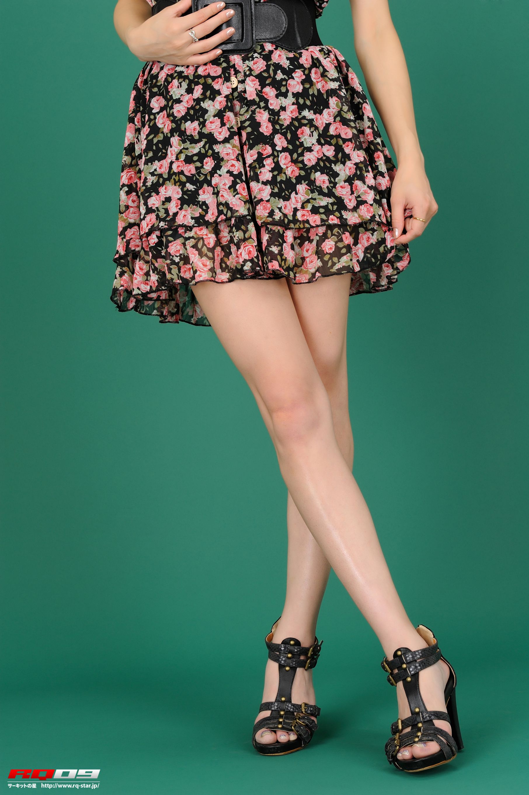 [RQ-STAR] NO.00176 Izumi Morita 森田泉美 Private Dress 写真集