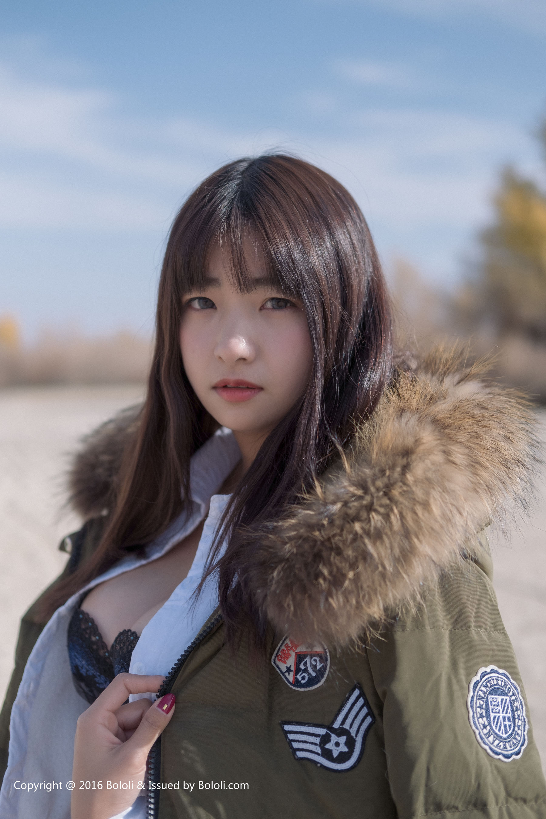 周闻(球球)《篝火取暖沙漠之旅》 [Kimoe激萌文化] KIM012