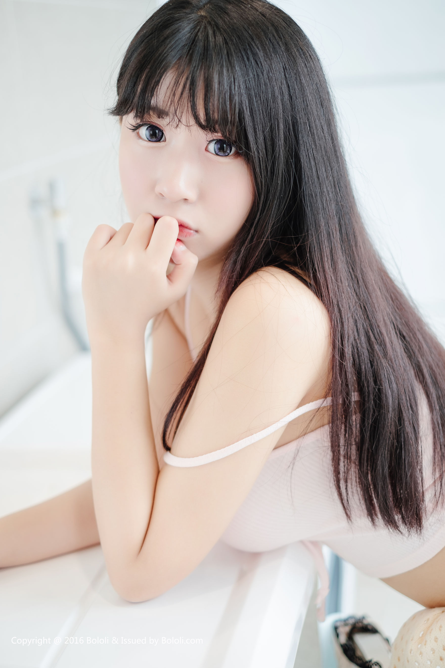 猫九酱sakura《童颜巨乳小猫九 洗衣房俏皮诱惑》 [Bololi波萝社] BOL.005