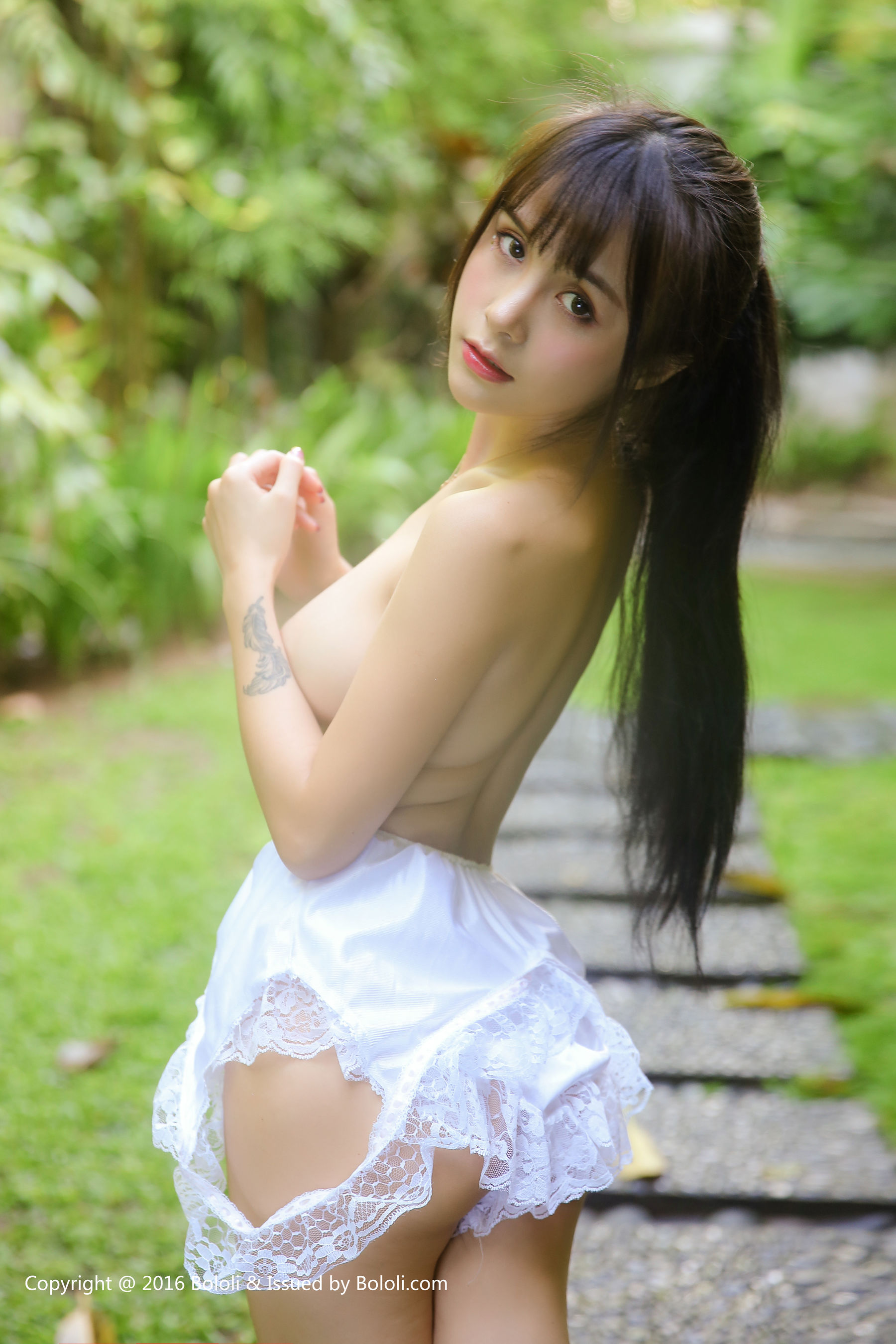 夏美酱《白色睡衣小精灵的诱惑》 [Bololi波萝社] BOL.026