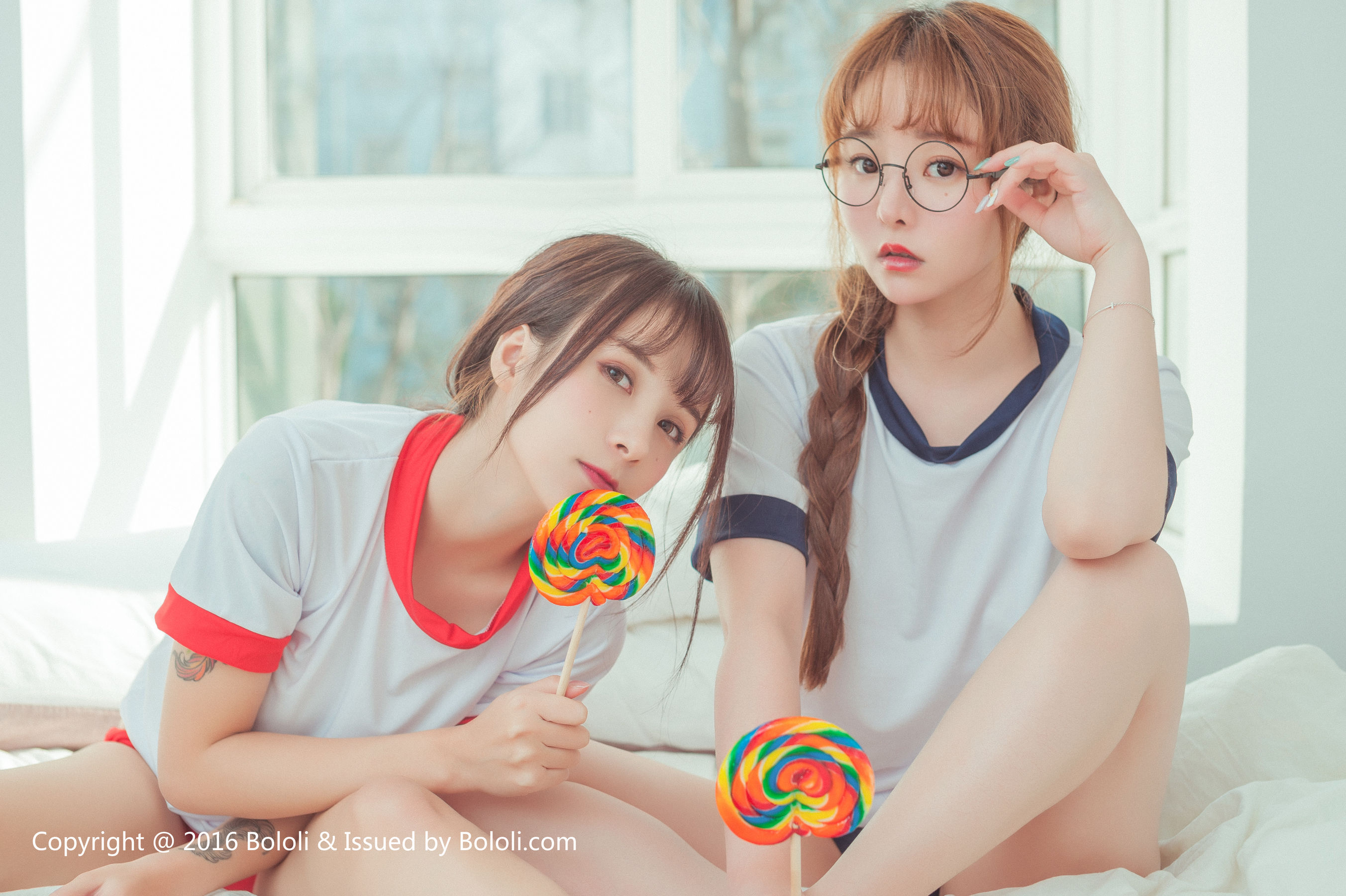 柳侑绮、夏美酱《我和老板的日常》 [Bololi波萝社] BOL.042