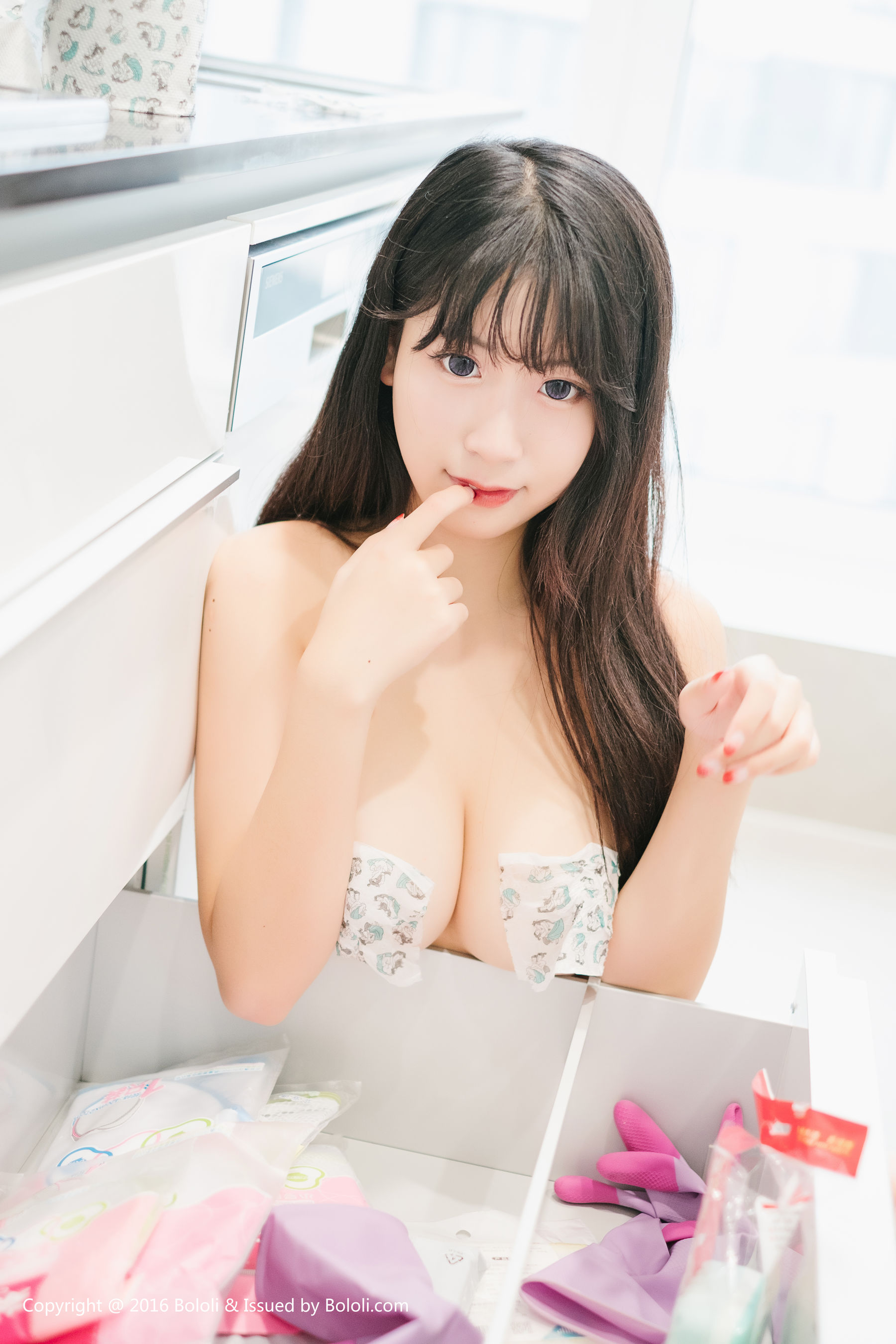 猫九酱Sakura《行李箱少女》 [Bololi波萝社] BOL.109