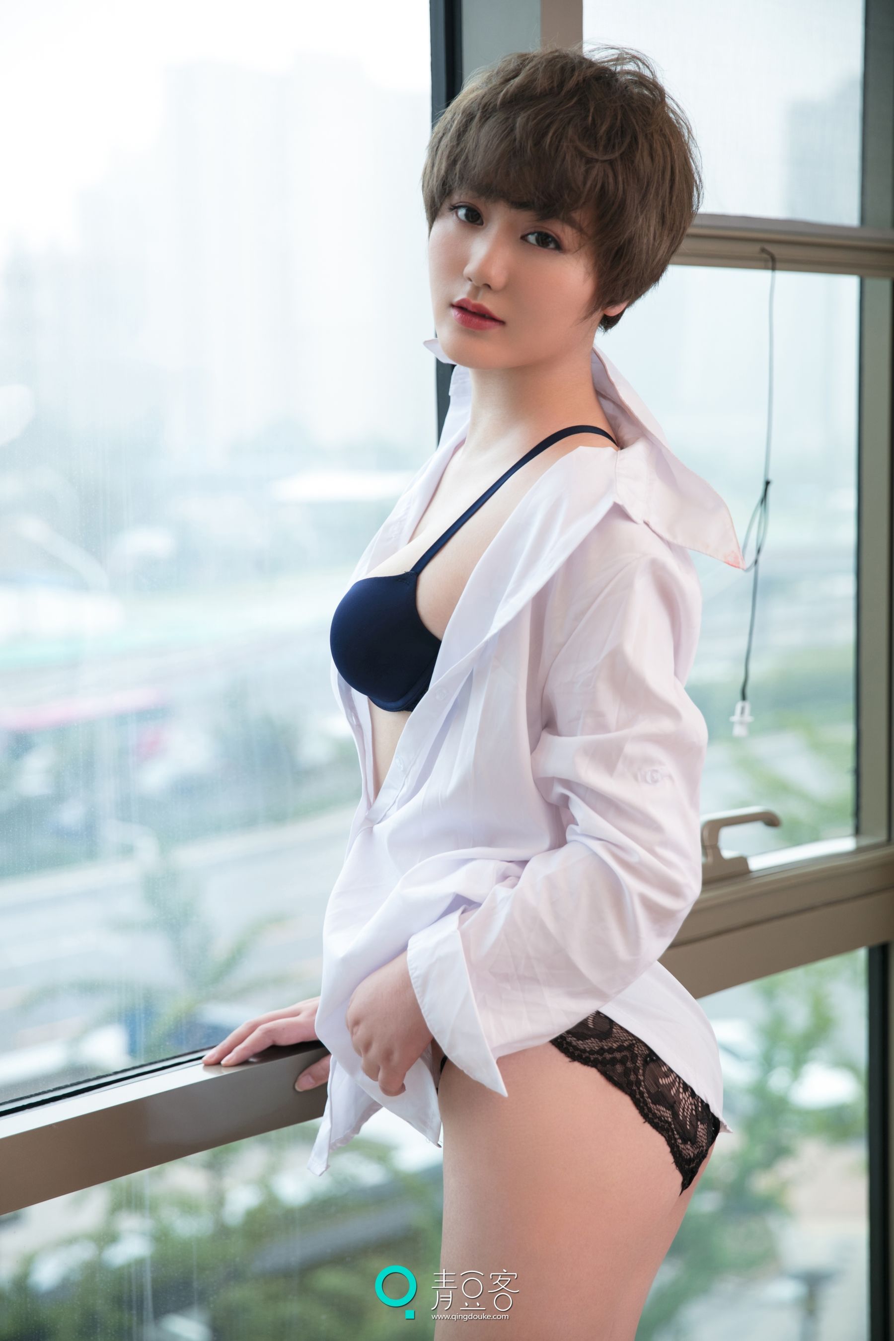 瑶瑶《短发嫩模》 [青豆客]