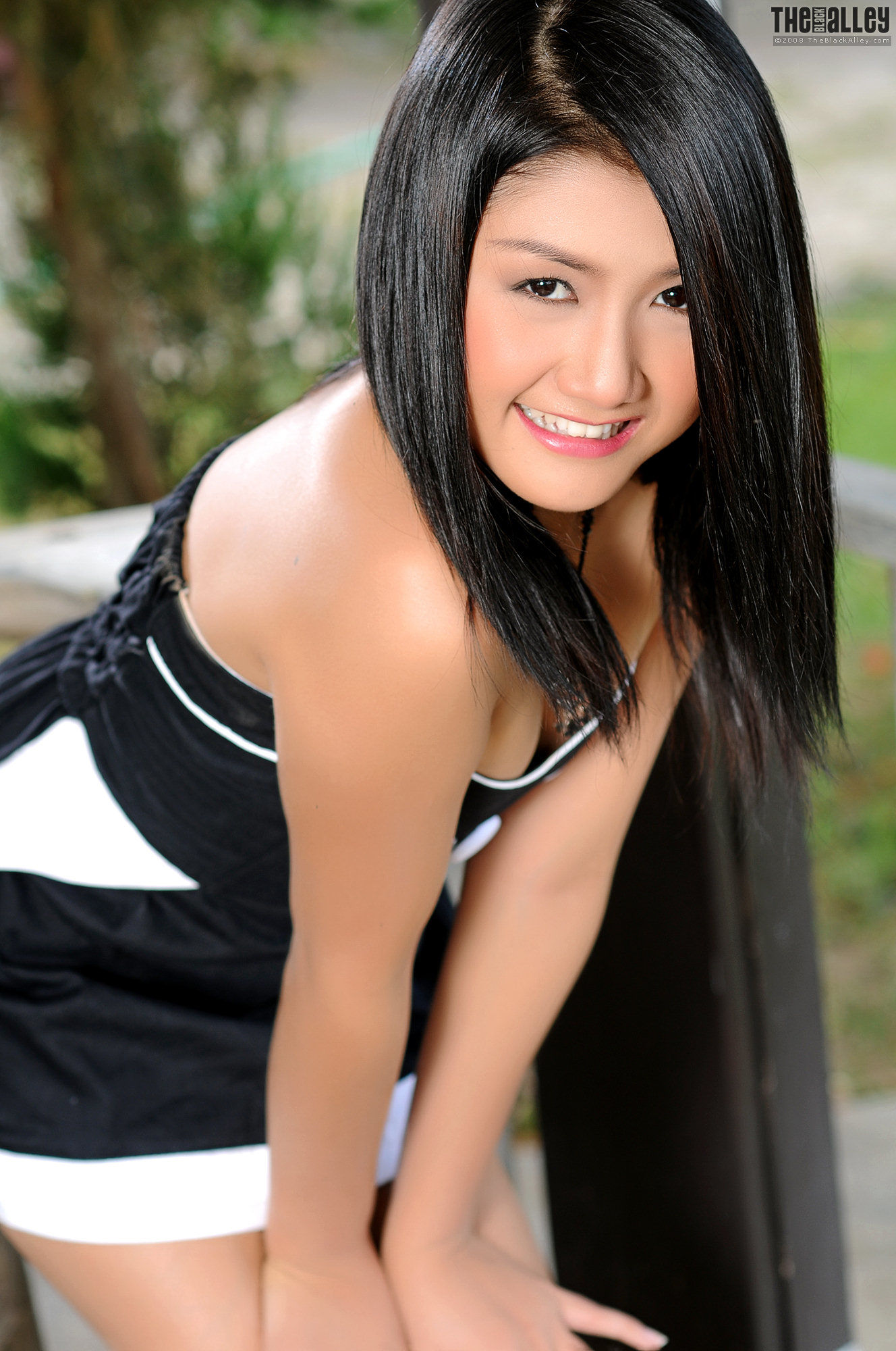[The Black Alley] Monica Tang 超短裙妹子