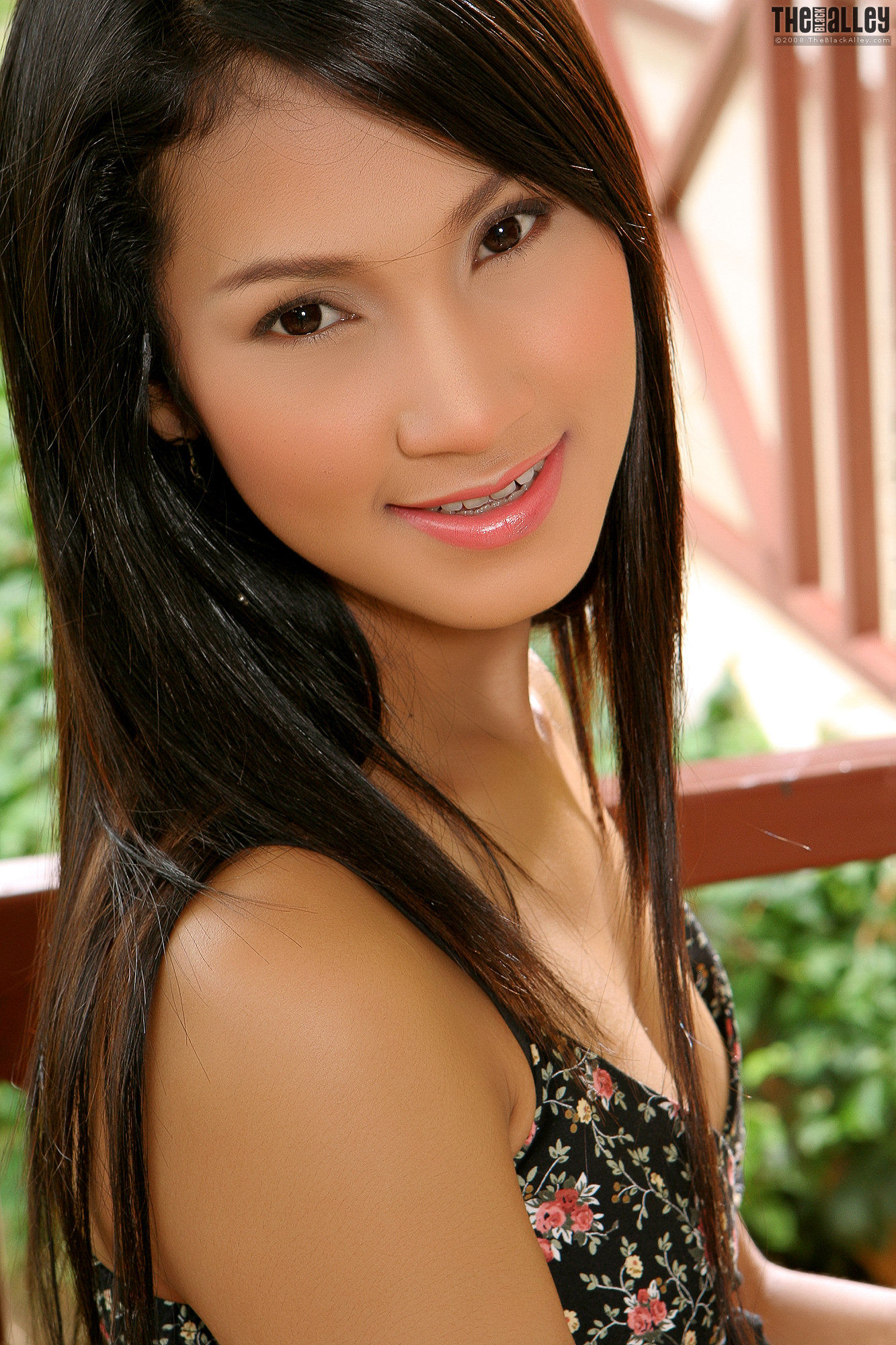 [TheBlackAlley] Sophie Chin 吊带连衣裙嫩模