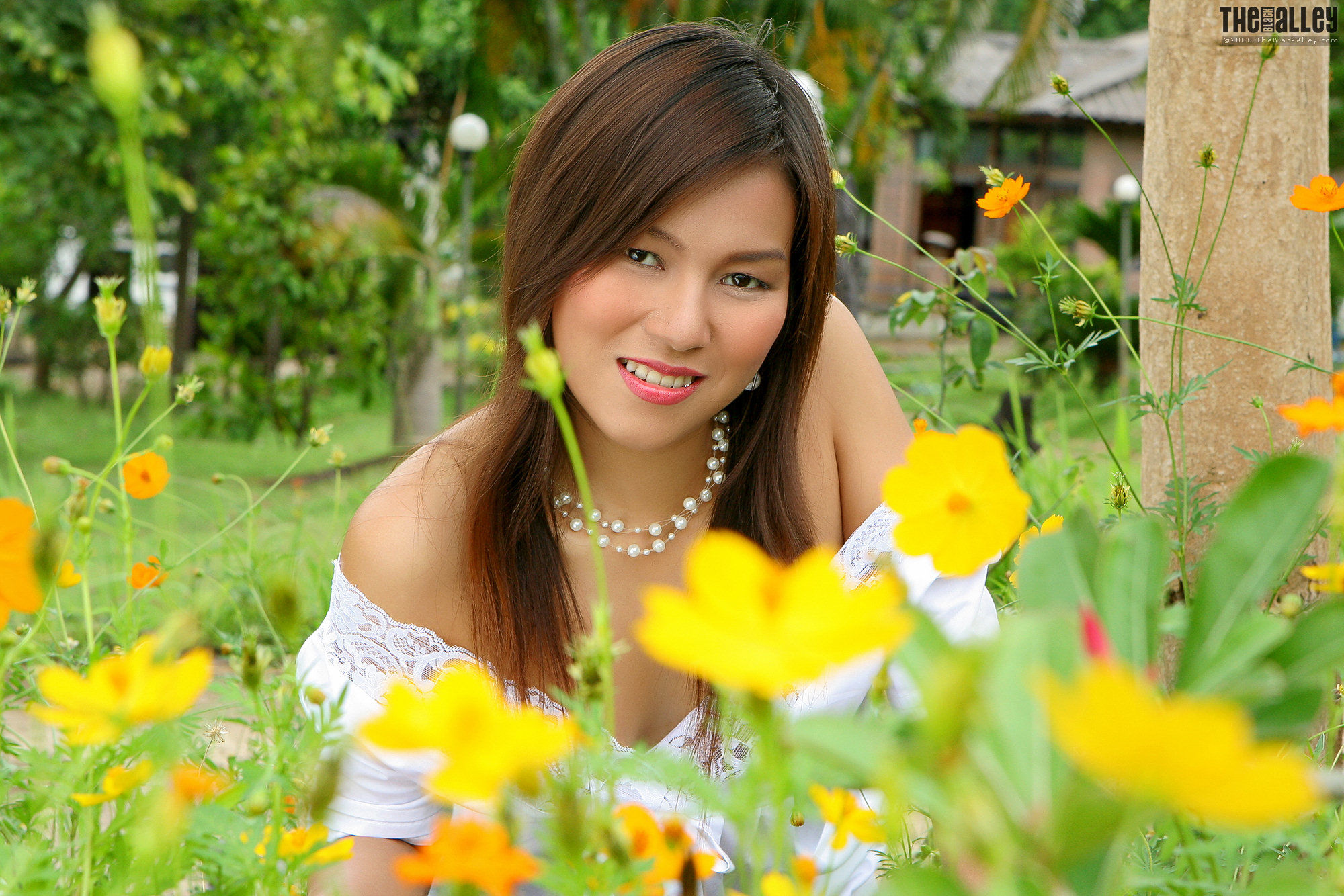 [The Black Alley] Linda Pongsai 01
