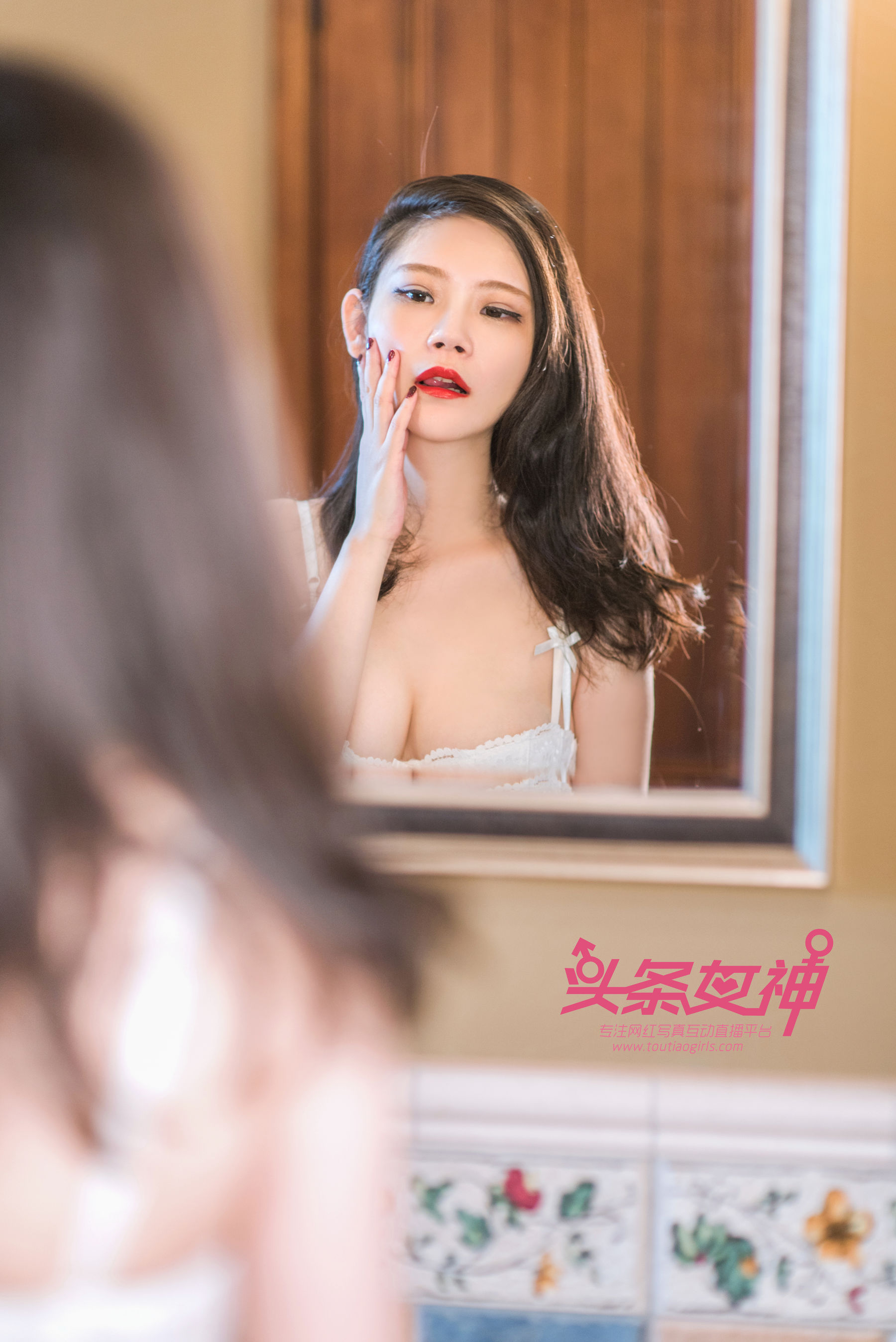 小美《浴室透明欲娘》 [头条女神Toutiaogirls]
