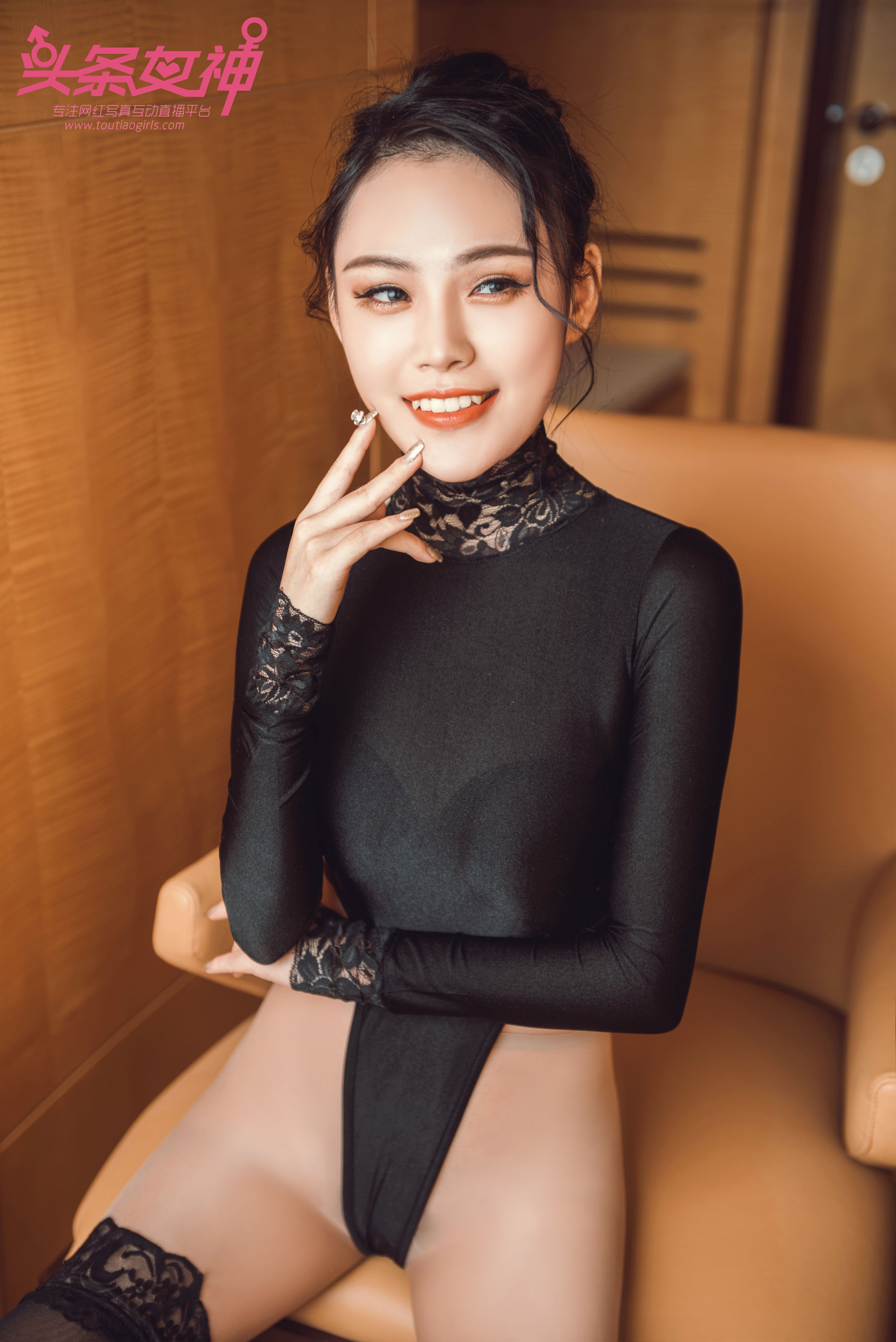 kitty《泛太平洋泳衣黑丝高叉》 [头条女神Toutiaogirls]