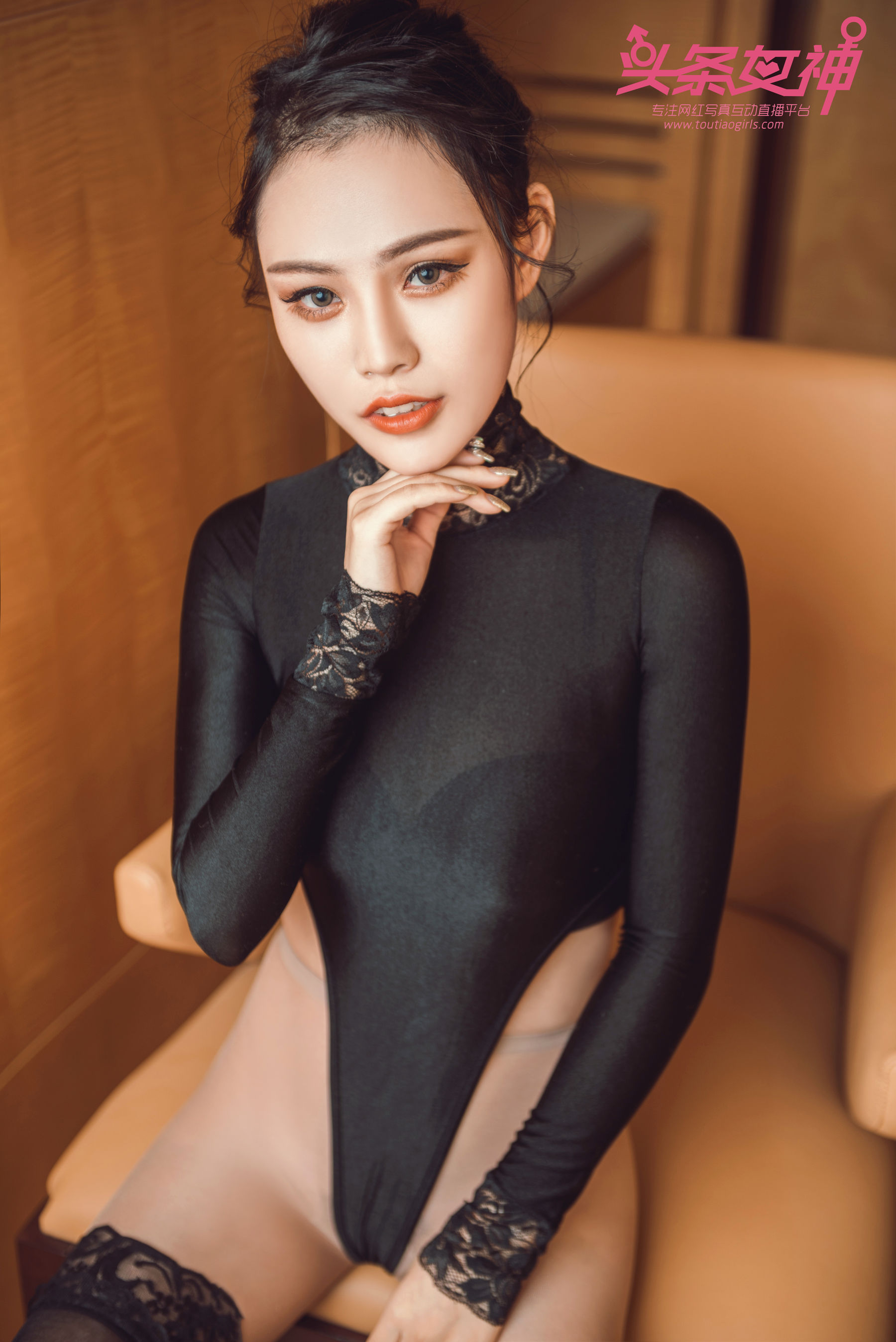 kitty《泛太平洋泳衣黑丝高叉》 [头条女神Toutiaogirls]