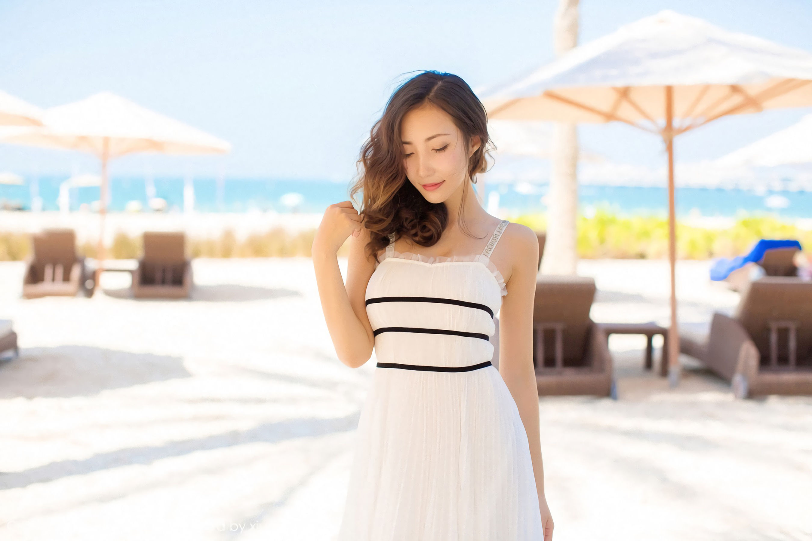 Yumi-尤美《迪拜旅拍 沙滩女神》 [尤蜜荟YouMi] Vol.078