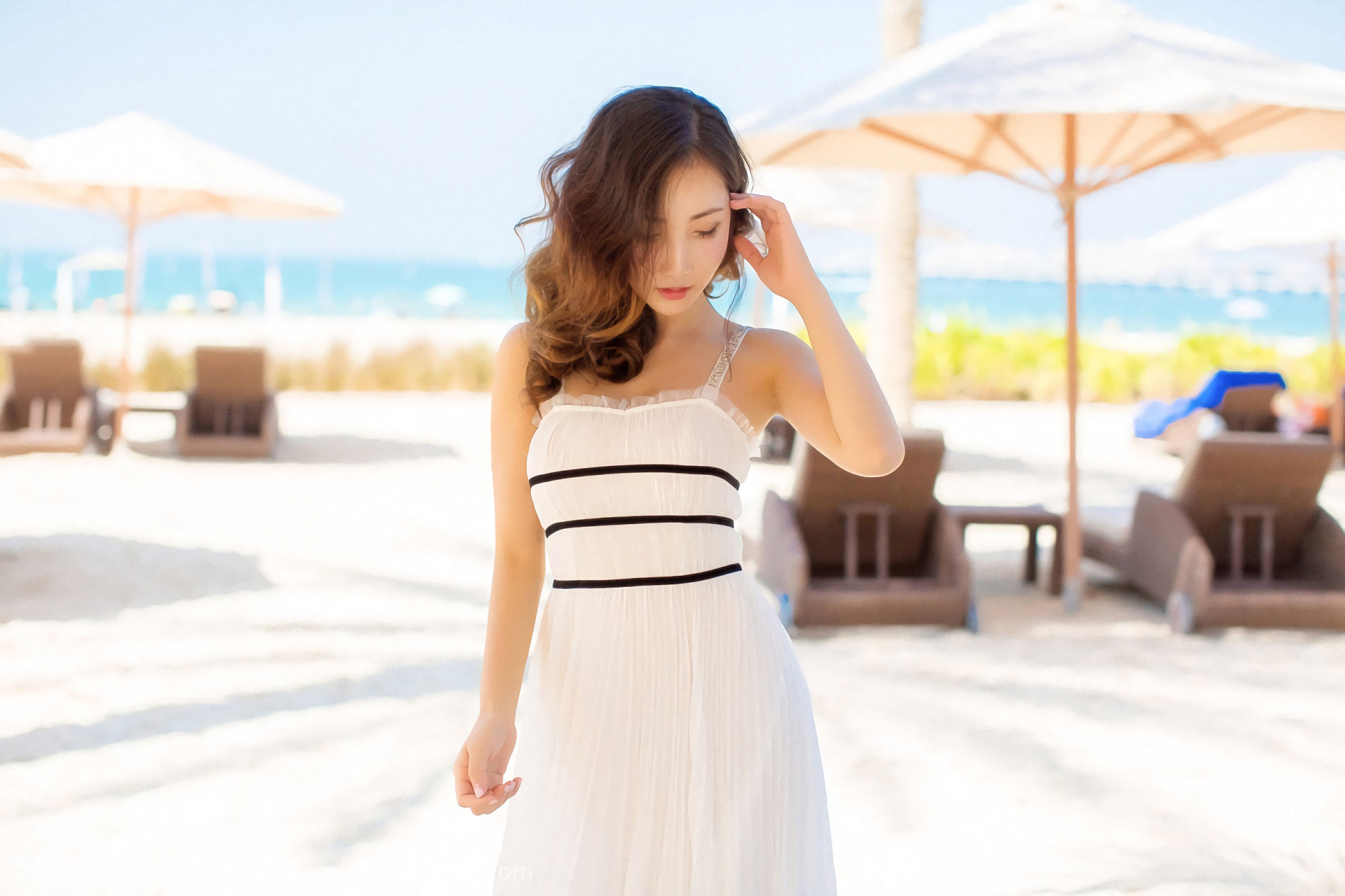 Yumi-尤美《迪拜旅拍 沙滩女神》 [尤蜜荟YouMi] Vol.078