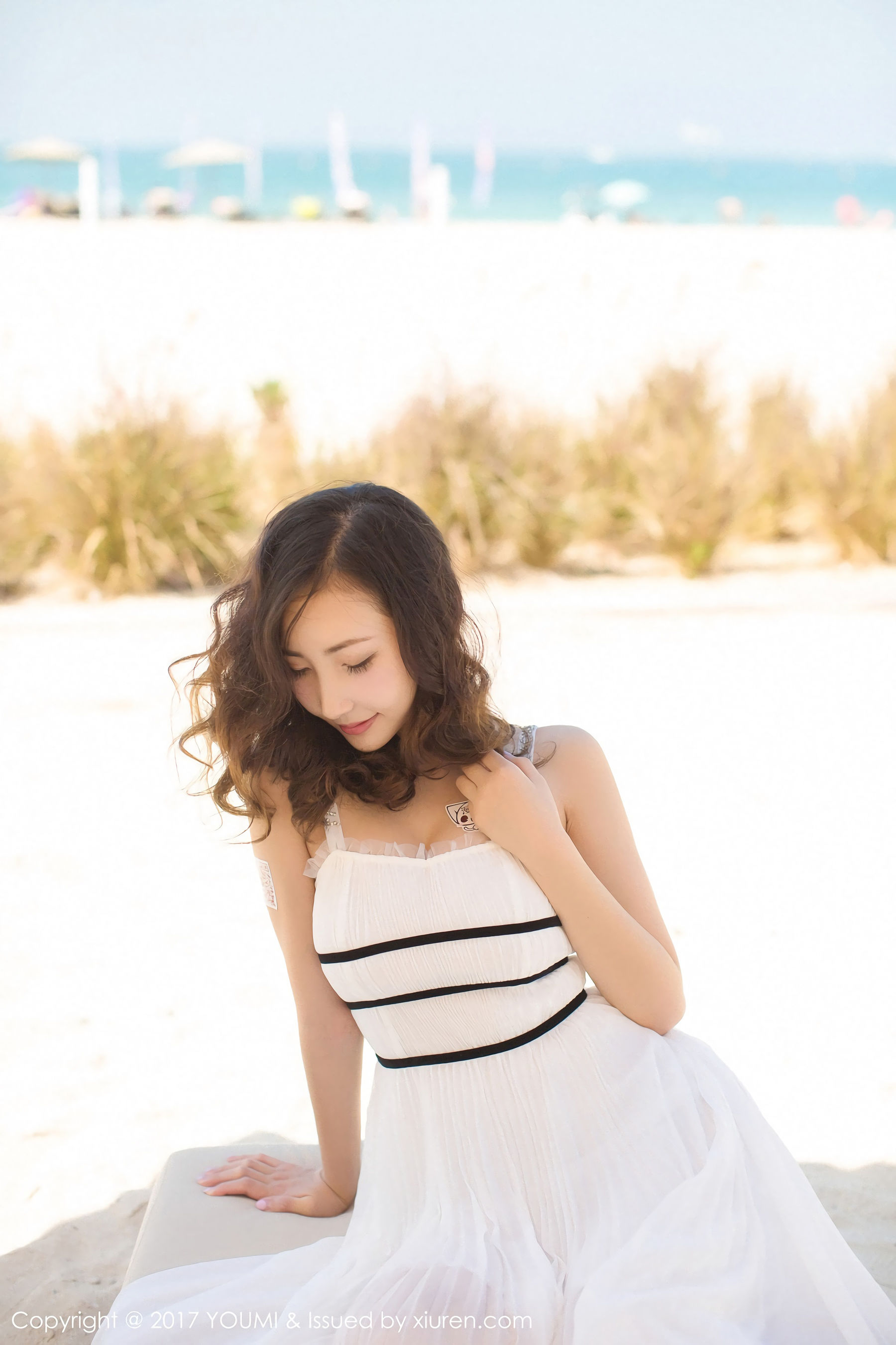 Yumi-尤美《迪拜旅拍 沙滩女神》 [尤蜜荟YouMi] Vol.078