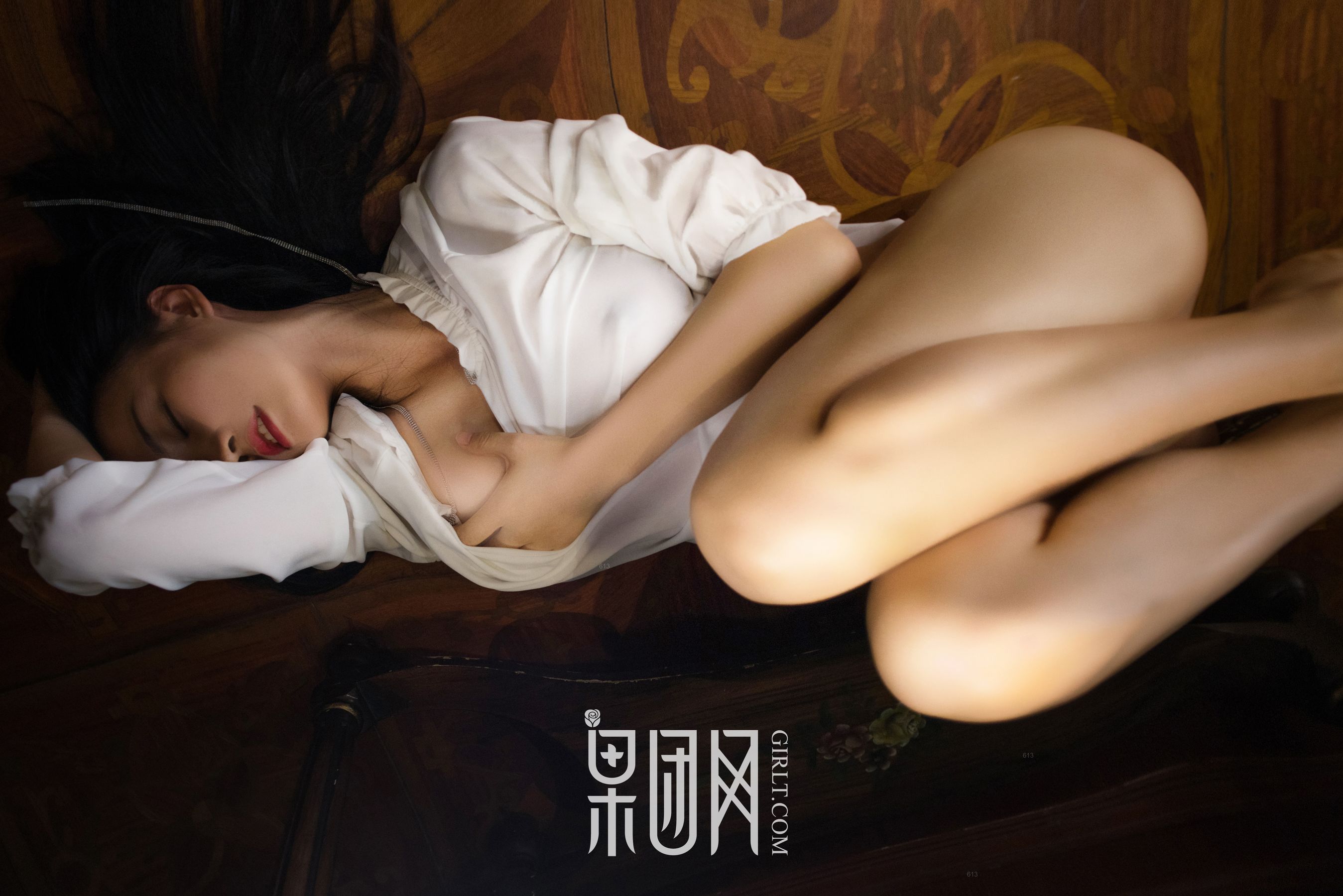 EMILY《黑丝裹体，东方美人今夜为你绽放》 [果团网Girlt] NO.071