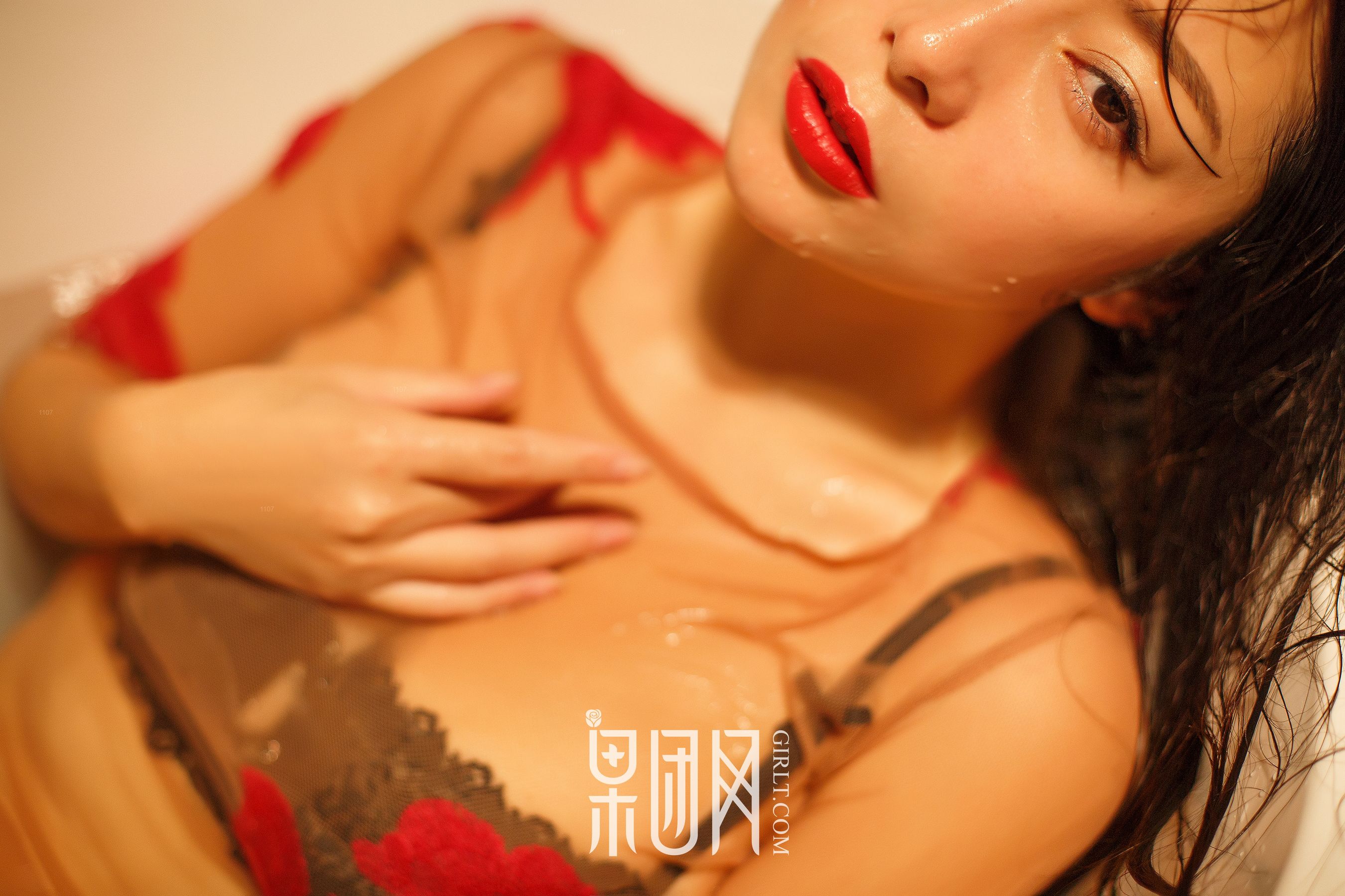 凤萧兮红霓裳，拥雪成峰兮玉无瑕 [果团网Girlt] NO.074