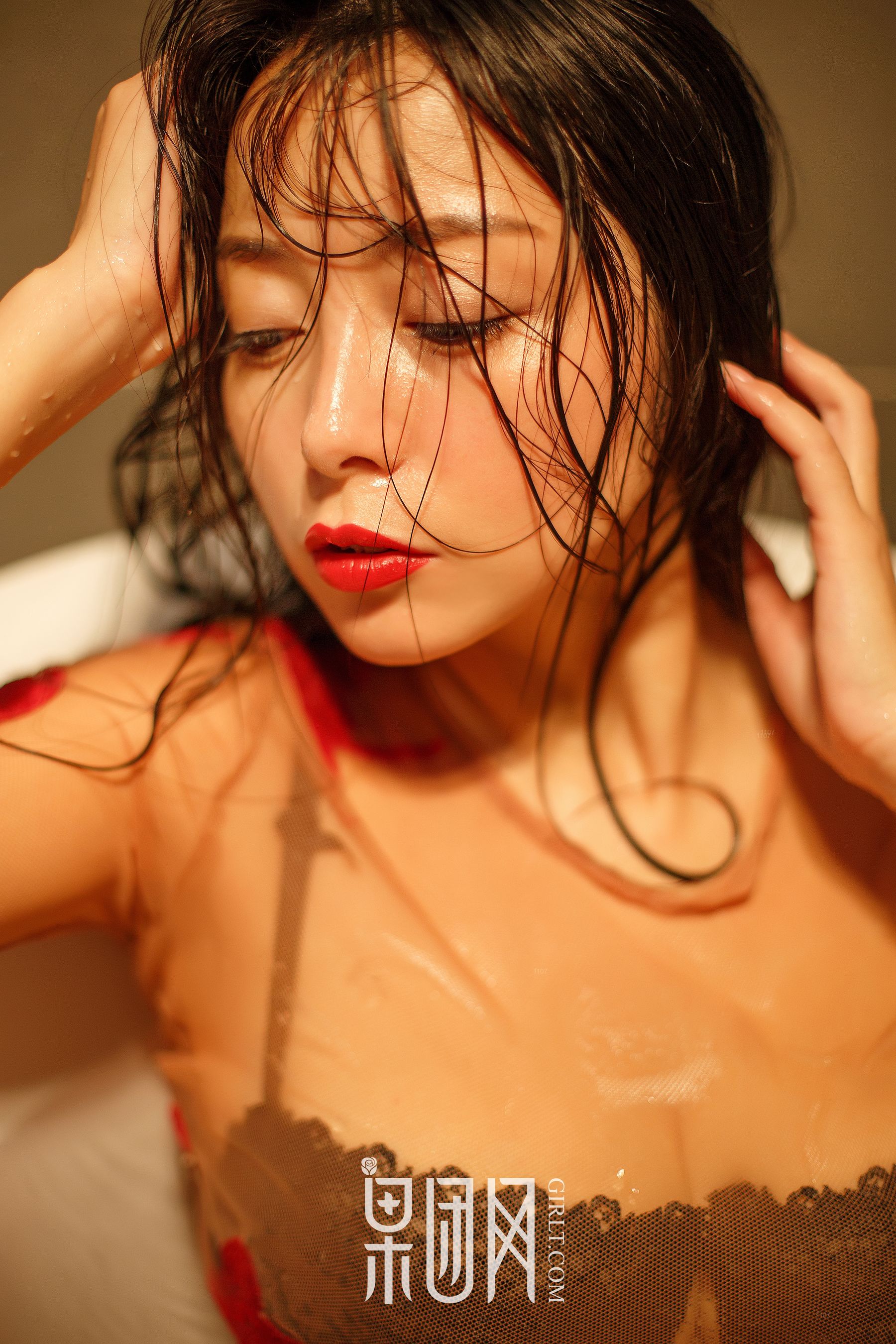 凤萧兮红霓裳，拥雪成峰兮玉无瑕 [果团网Girlt] NO.074