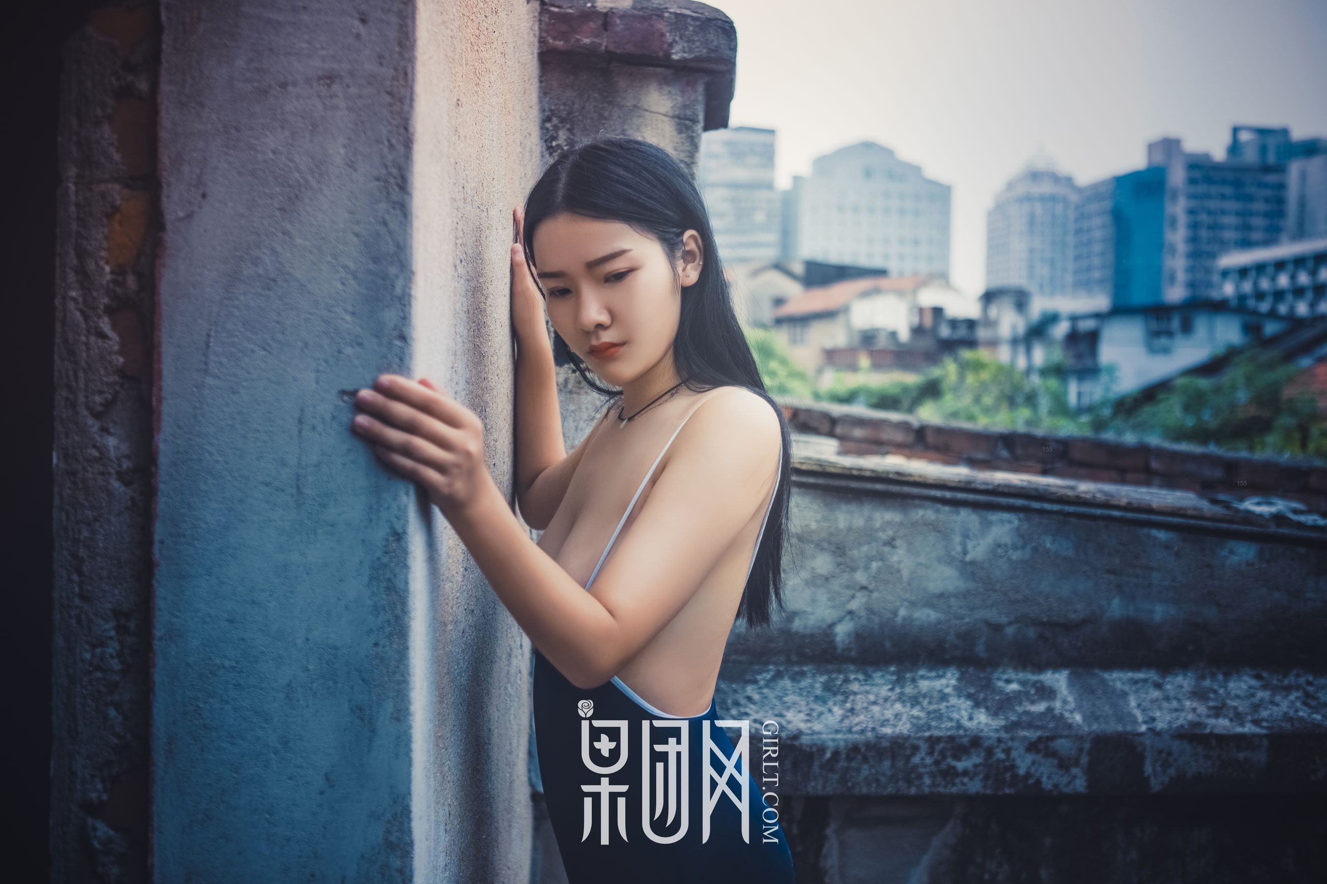 寂静破败的老房子里，正在上演一场香艳大戏！ [果团网Girlt] NO.089