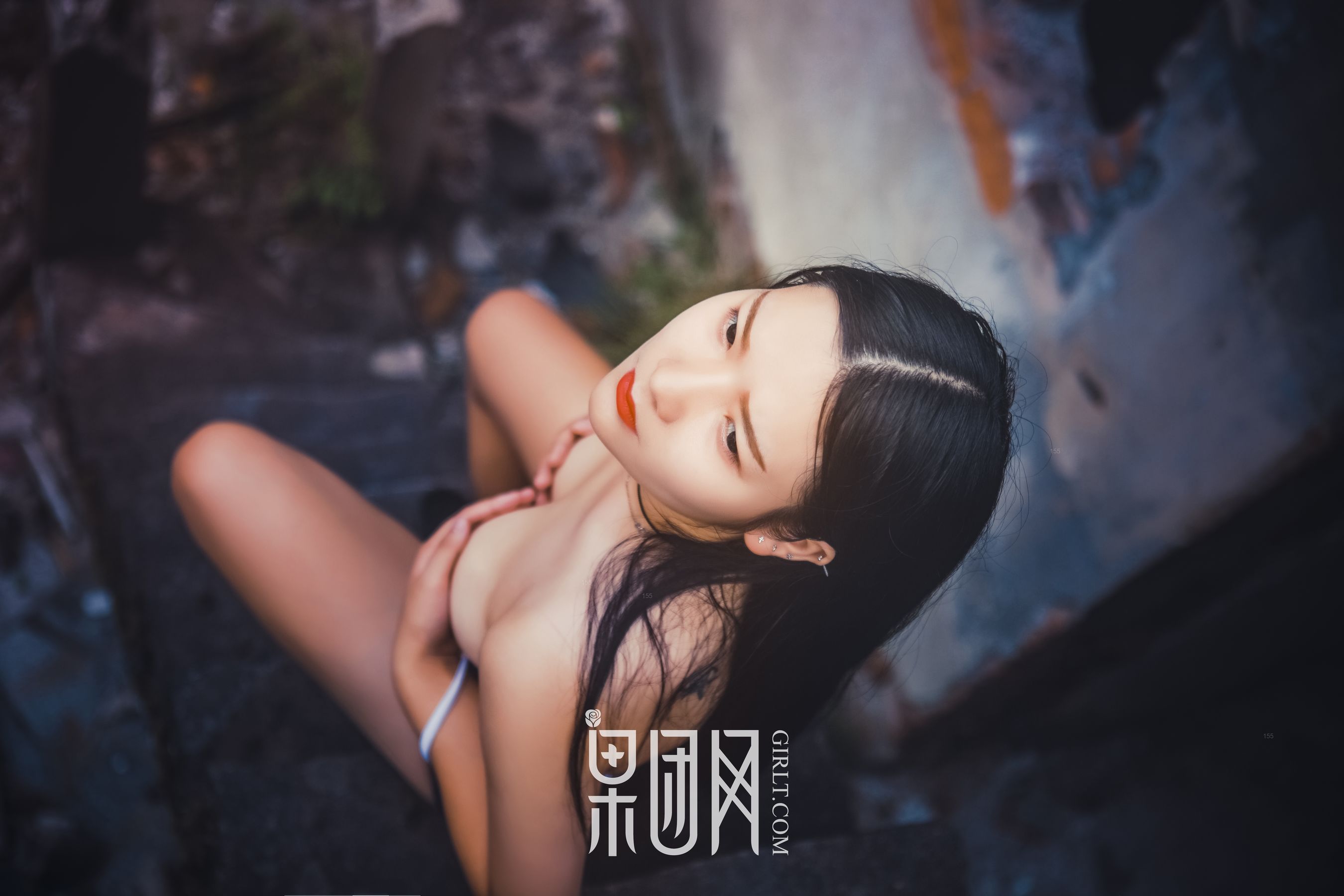 寂静破败的老房子里，正在上演一场香艳大戏！ [果团网Girlt] NO.089