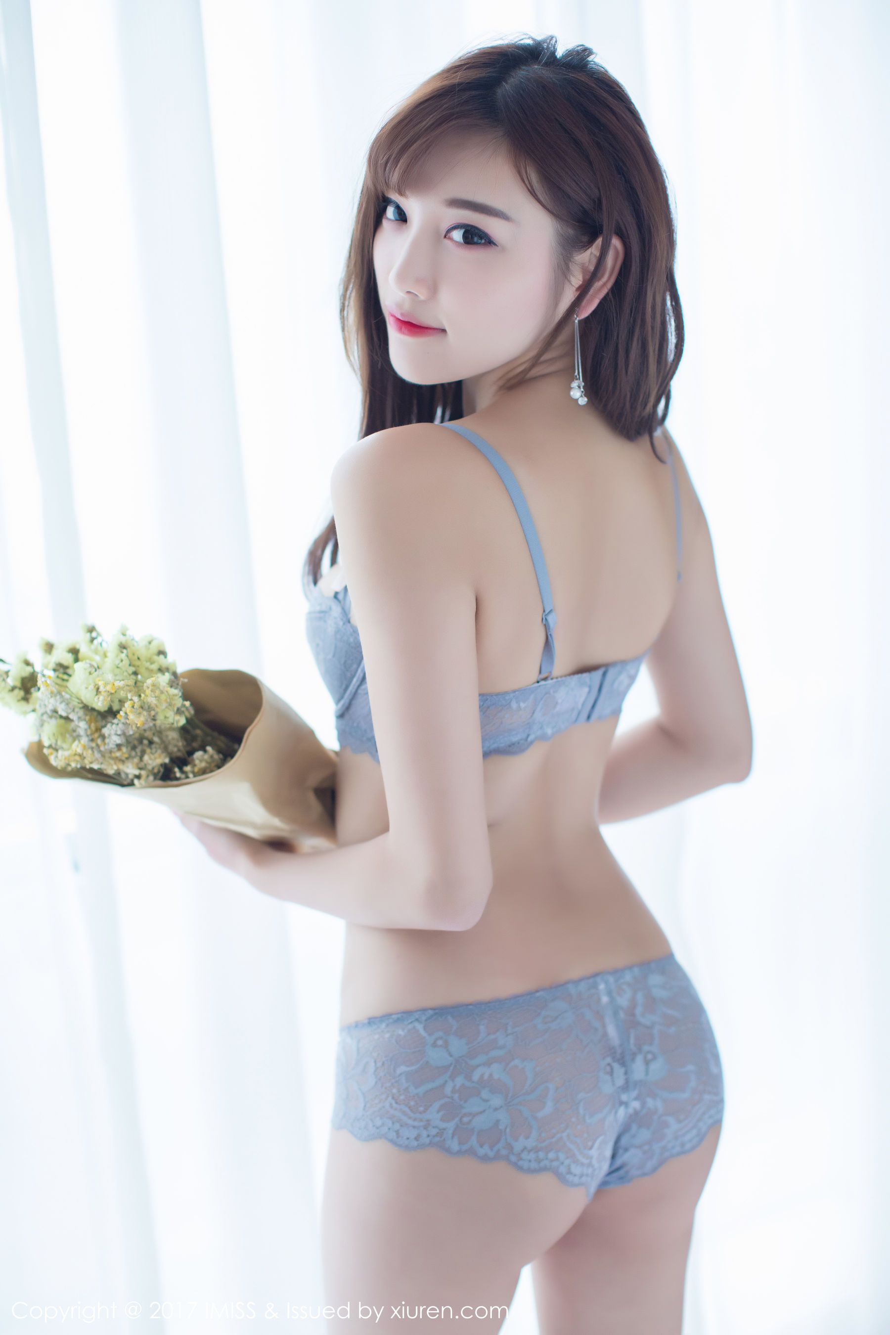杨晨晨sugar《丝袜美腿诱惑+完善礼物》 [爱蜜社IMiss] Vol.181
