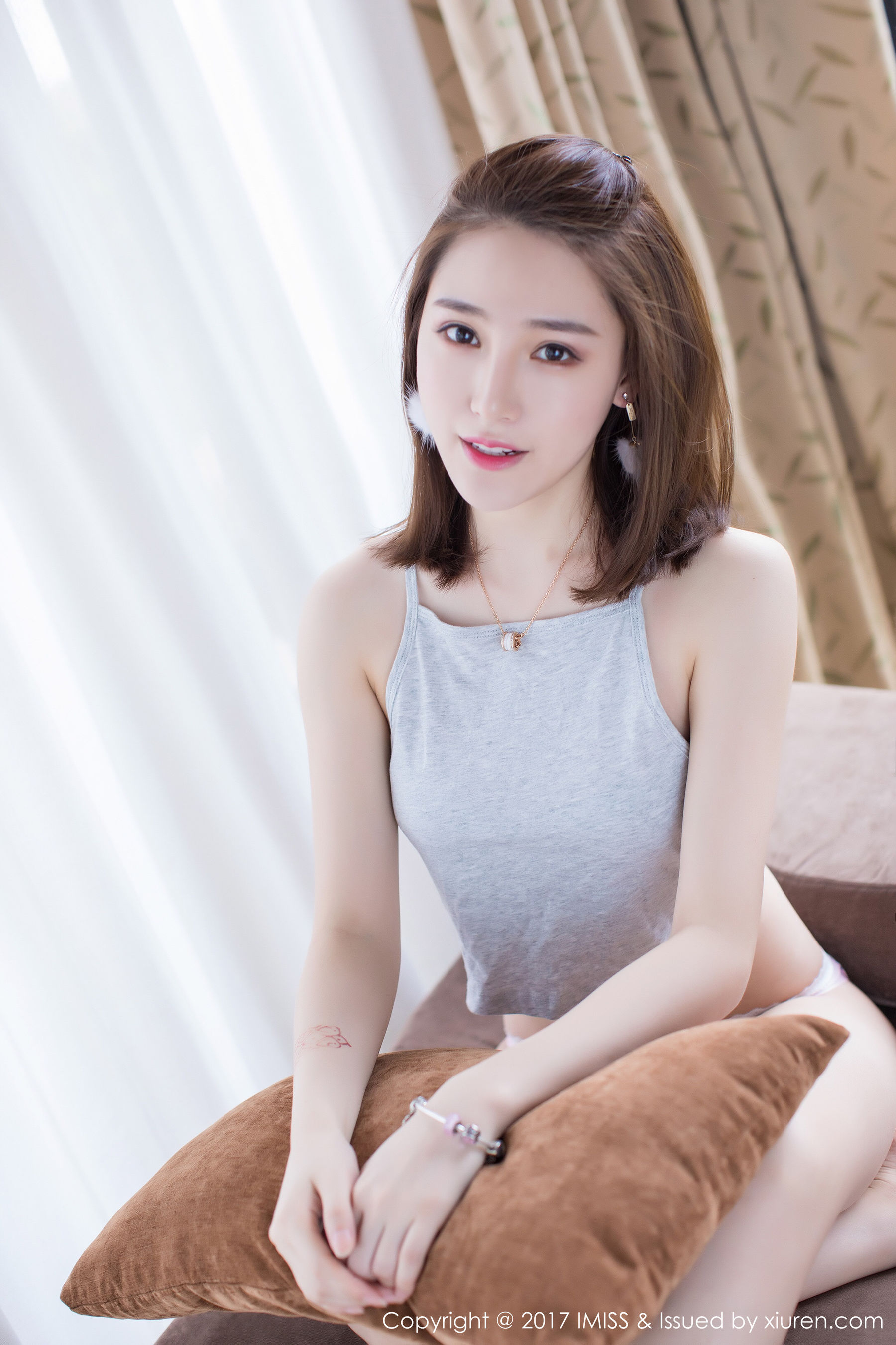 刘奕宁Lynn《蕾丝内衣+性感肚兜》 [爱蜜社IMiss] Vol.186