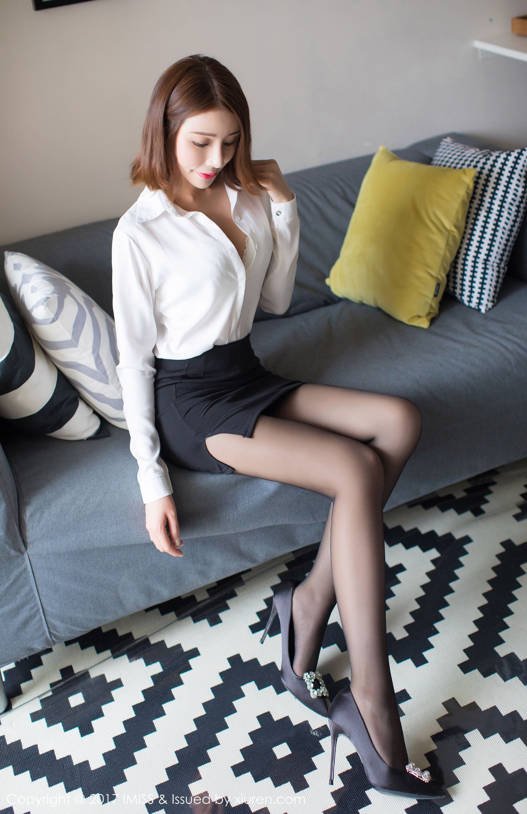 Savina《OL制服搭配黑丝美腿系列》 [爱蜜社IMiss] Vol.193