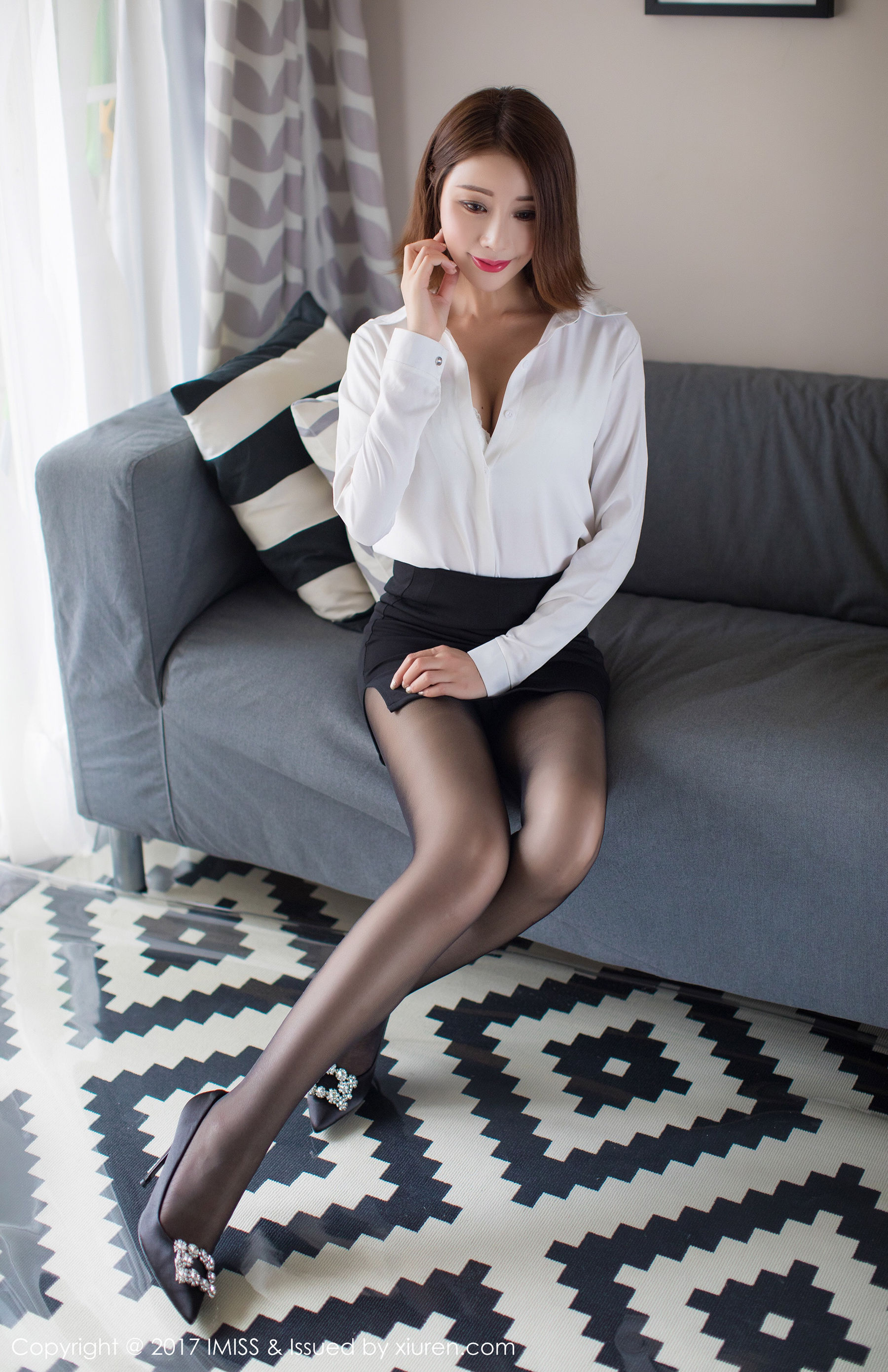 Savina《OL制服搭配黑丝美腿系列》 [爱蜜社IMiss] Vol.193