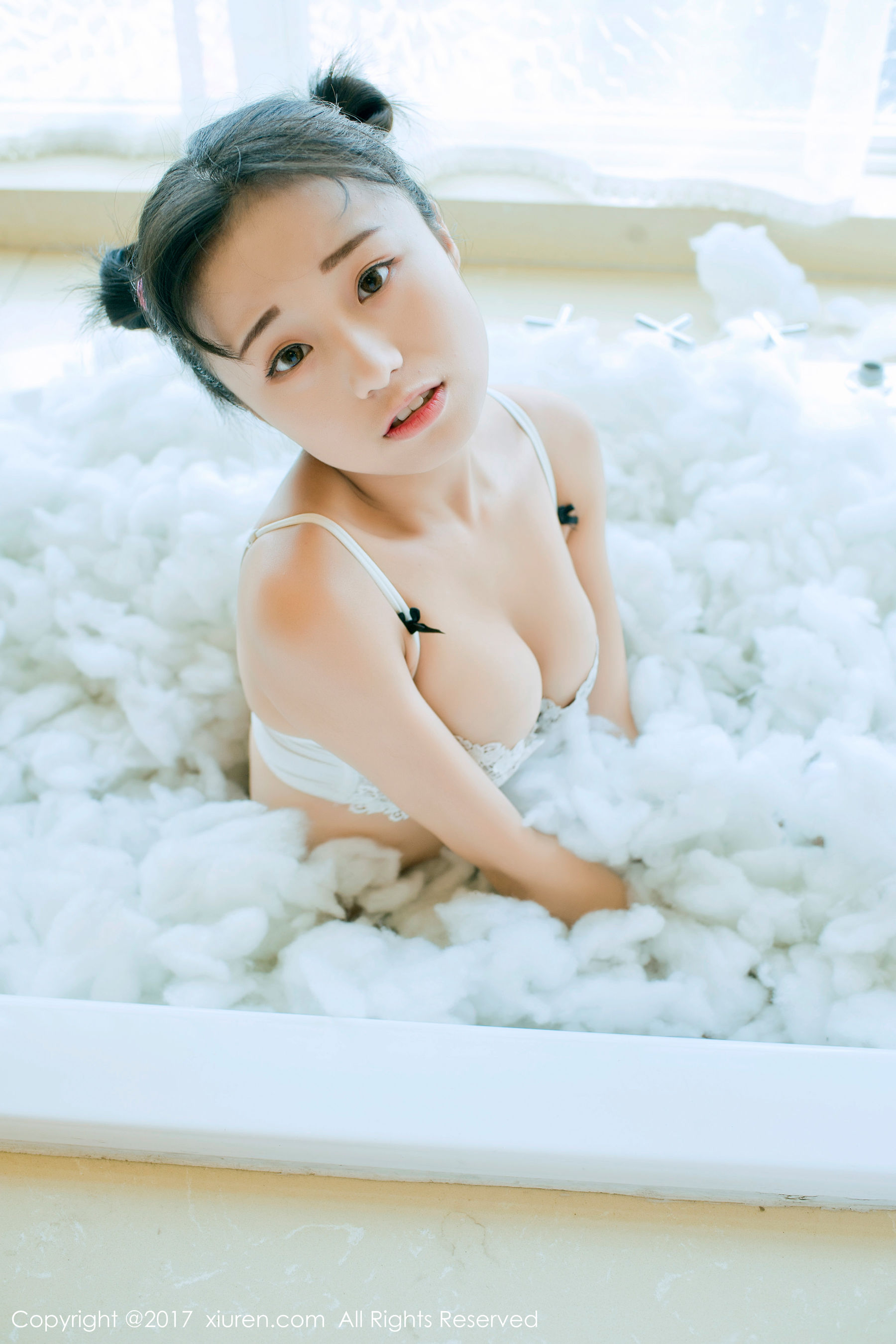 仓井优香《白色蕾丝吊带系列+连体日系高中体操服》 [秀人XIUREN] NO.805