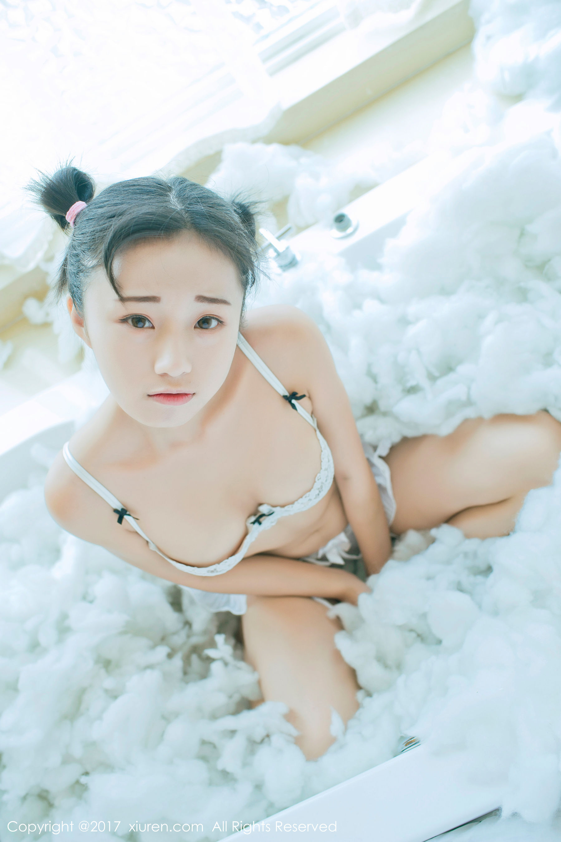 仓井优香《白色蕾丝吊带系列+连体日系高中体操服》 [秀人XIUREN] NO.805