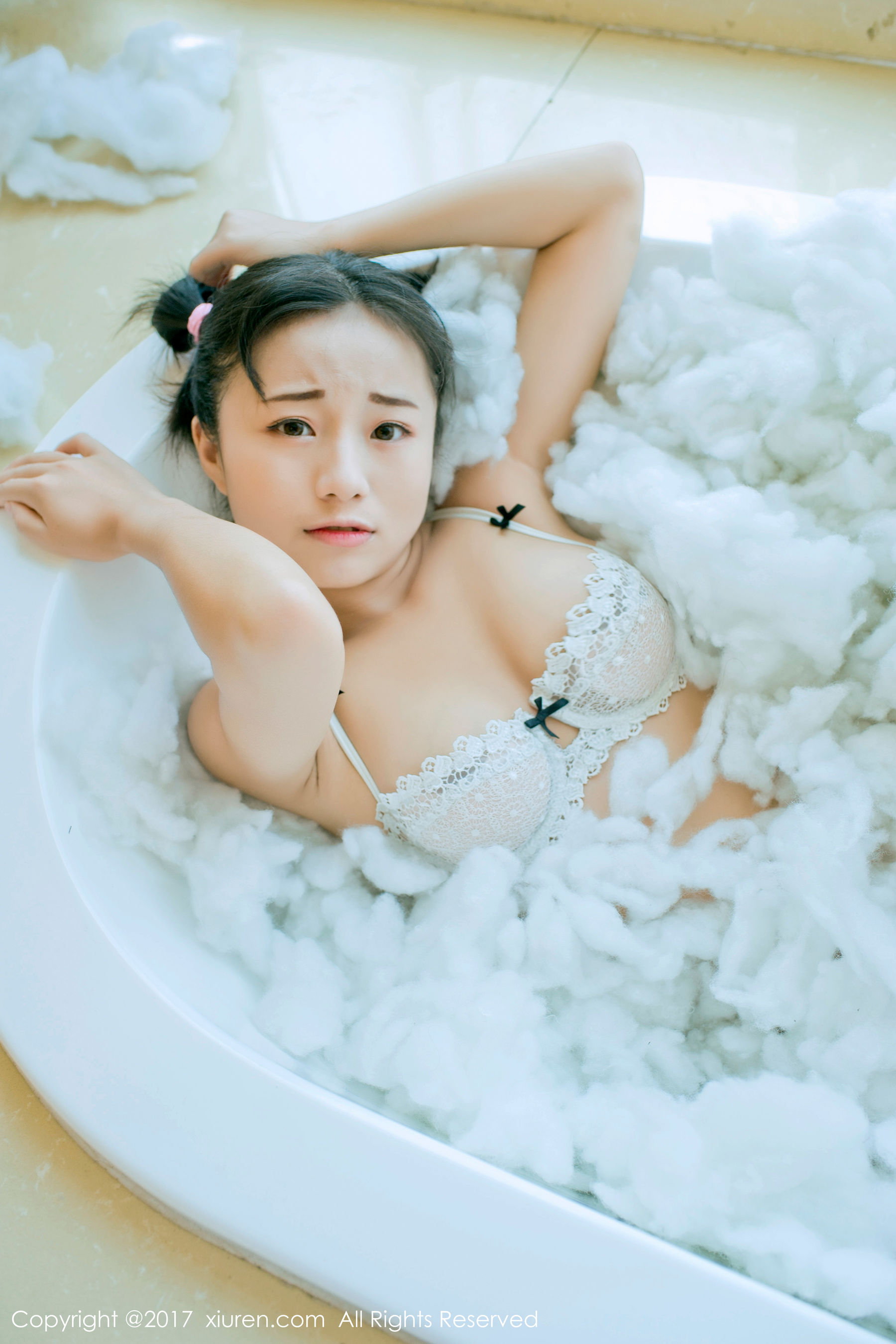 仓井优香《白色蕾丝吊带系列+连体日系高中体操服》 [秀人XIUREN] NO.805