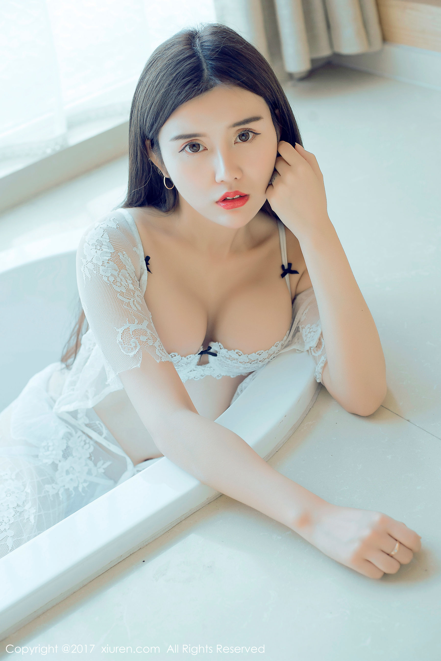 兔子NINA《青春的诱惑和妩媚》 [秀人XIUREN] NO.813