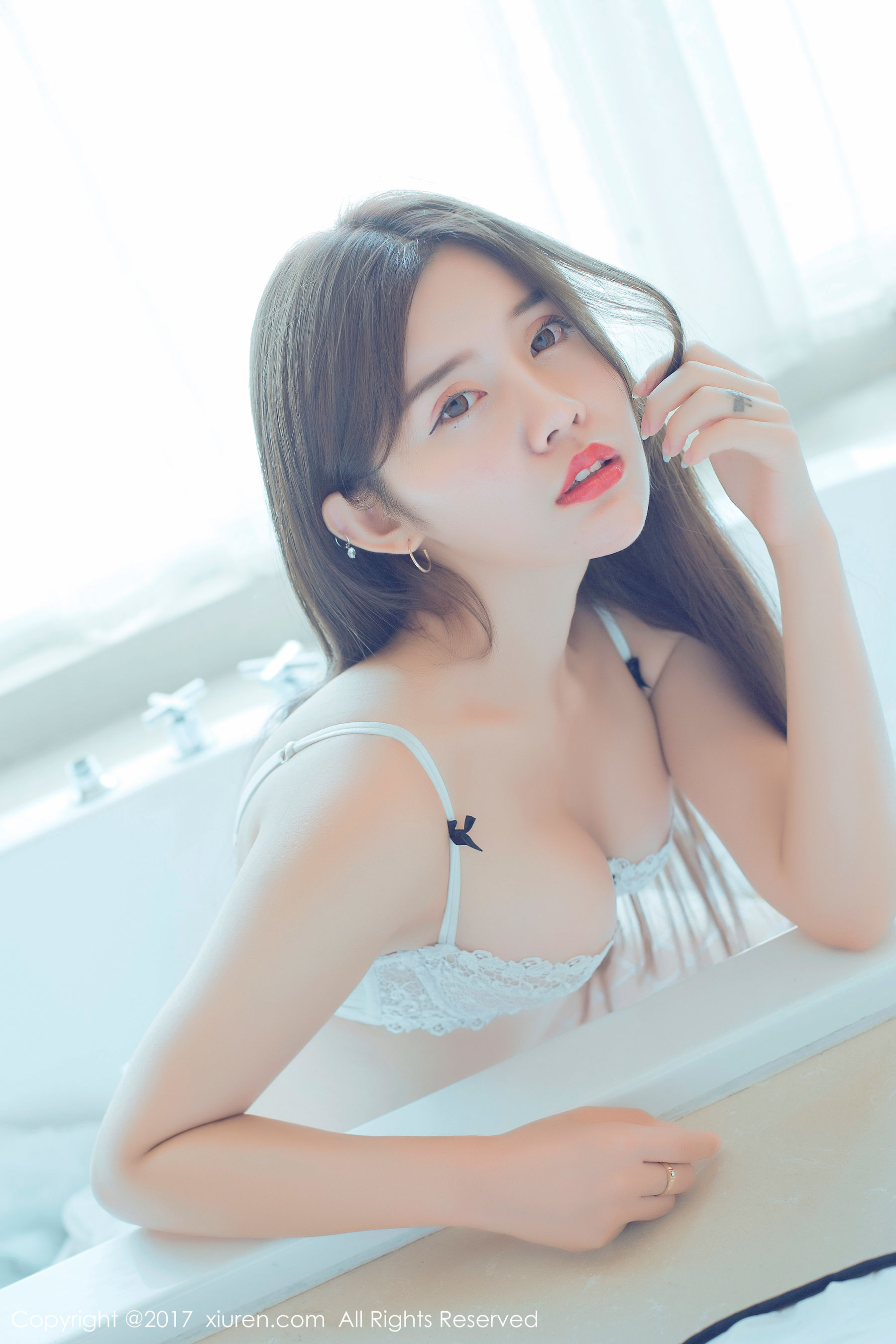 兔子NINA《青春的诱惑和妩媚》 [秀人XIUREN] NO.813