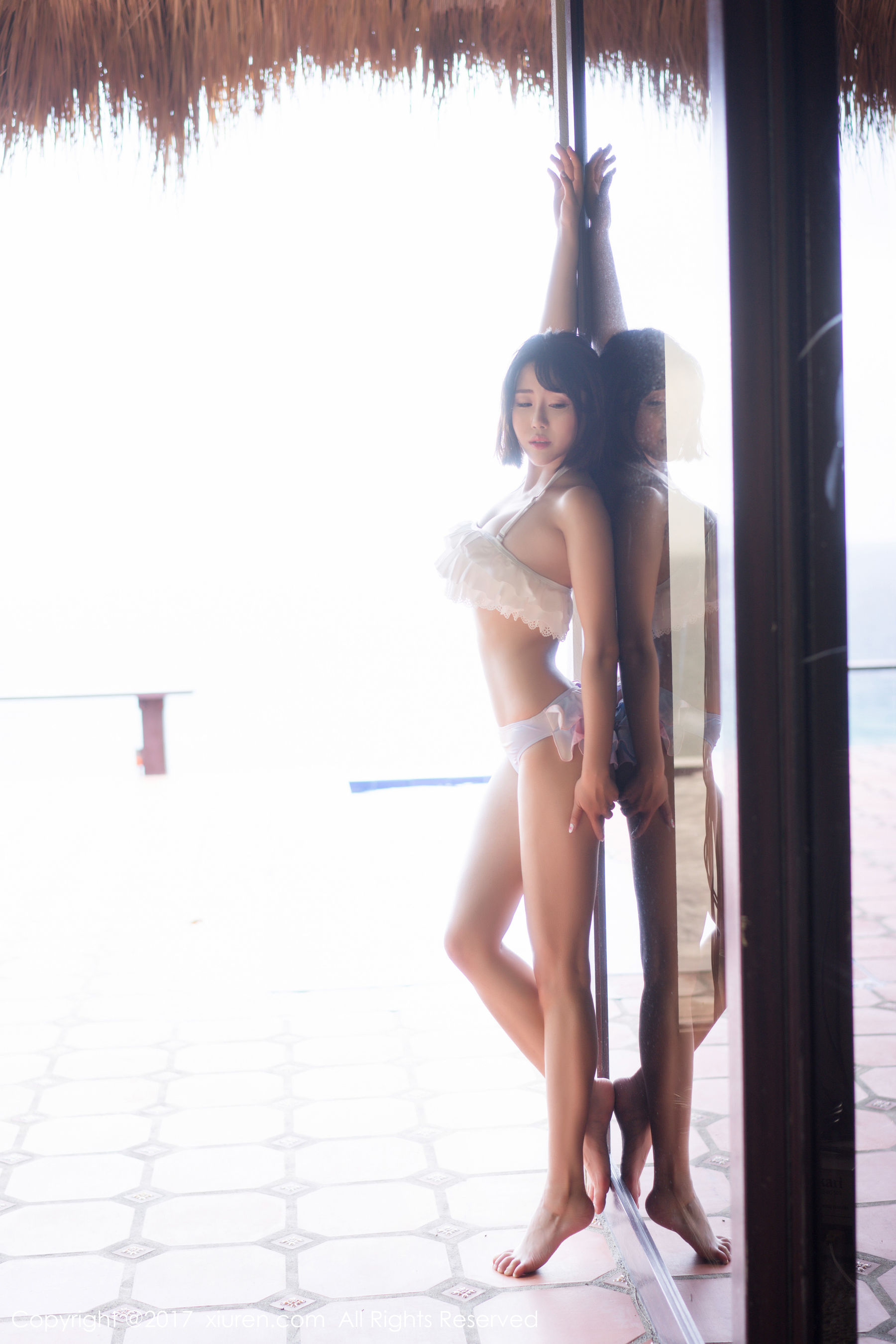 兜豆靓Youlina《室外清新，室内性感特写》 [秀人XIUREN] NO.814