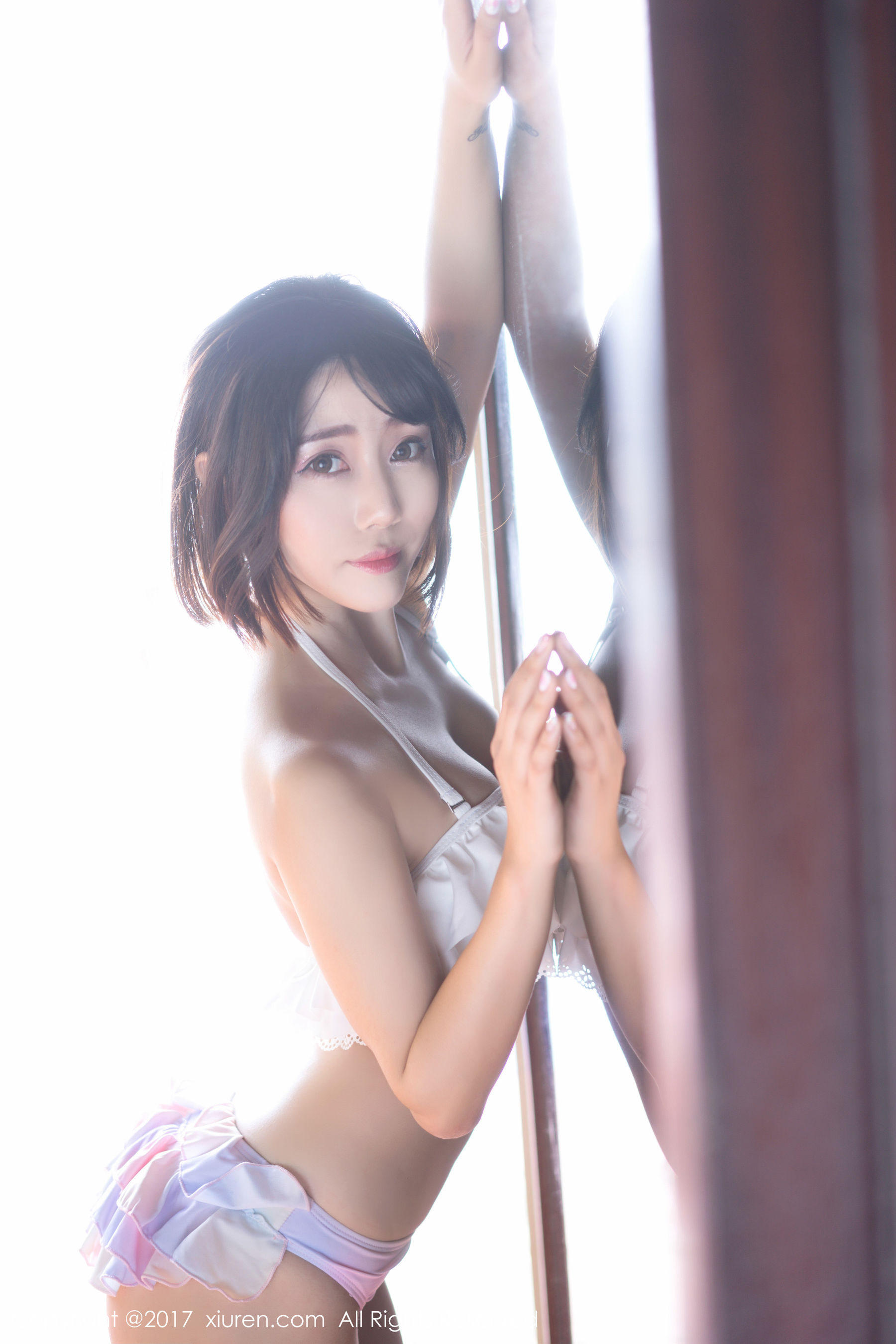 兜豆靓Youlina《室外清新，室内性感特写》 [秀人XIUREN] NO.814