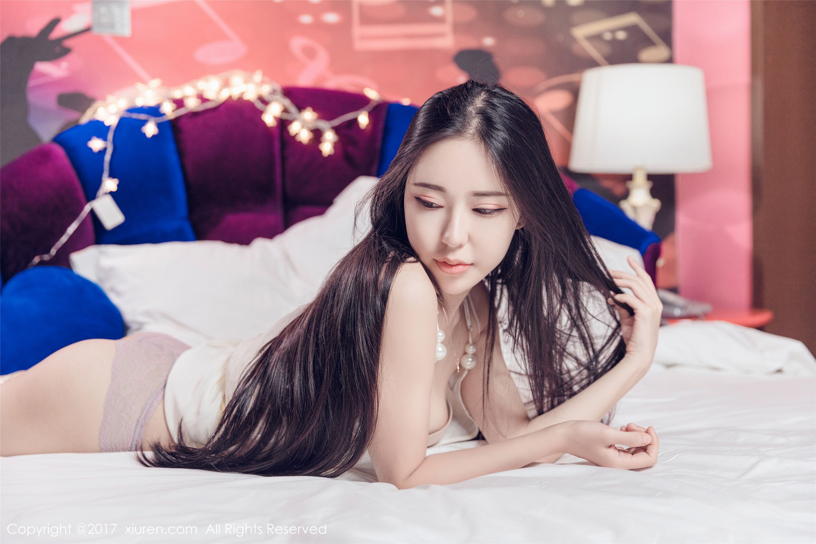 Suki_baby《唯美性感又不失惹火的妹子》 [秀人XIUREN] NO.818