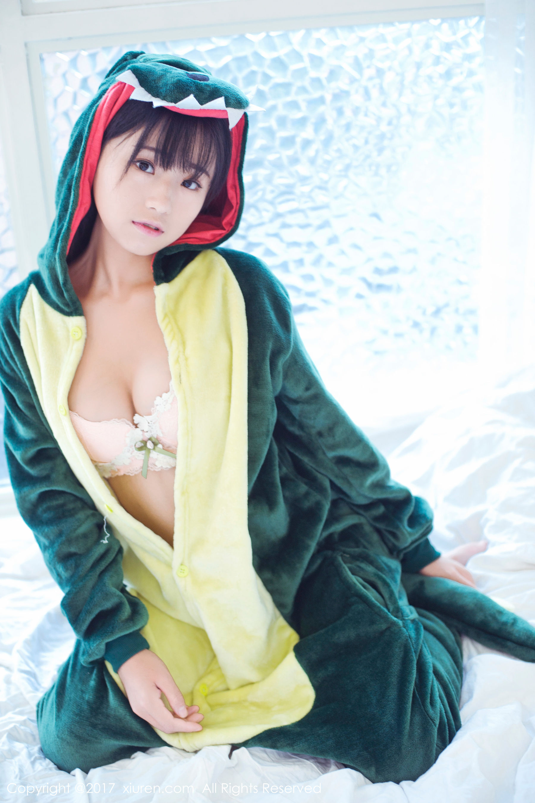 仓井优香《小草莓小号系列和小恐龙睡袍》 [秀人XIUREN] NO.831