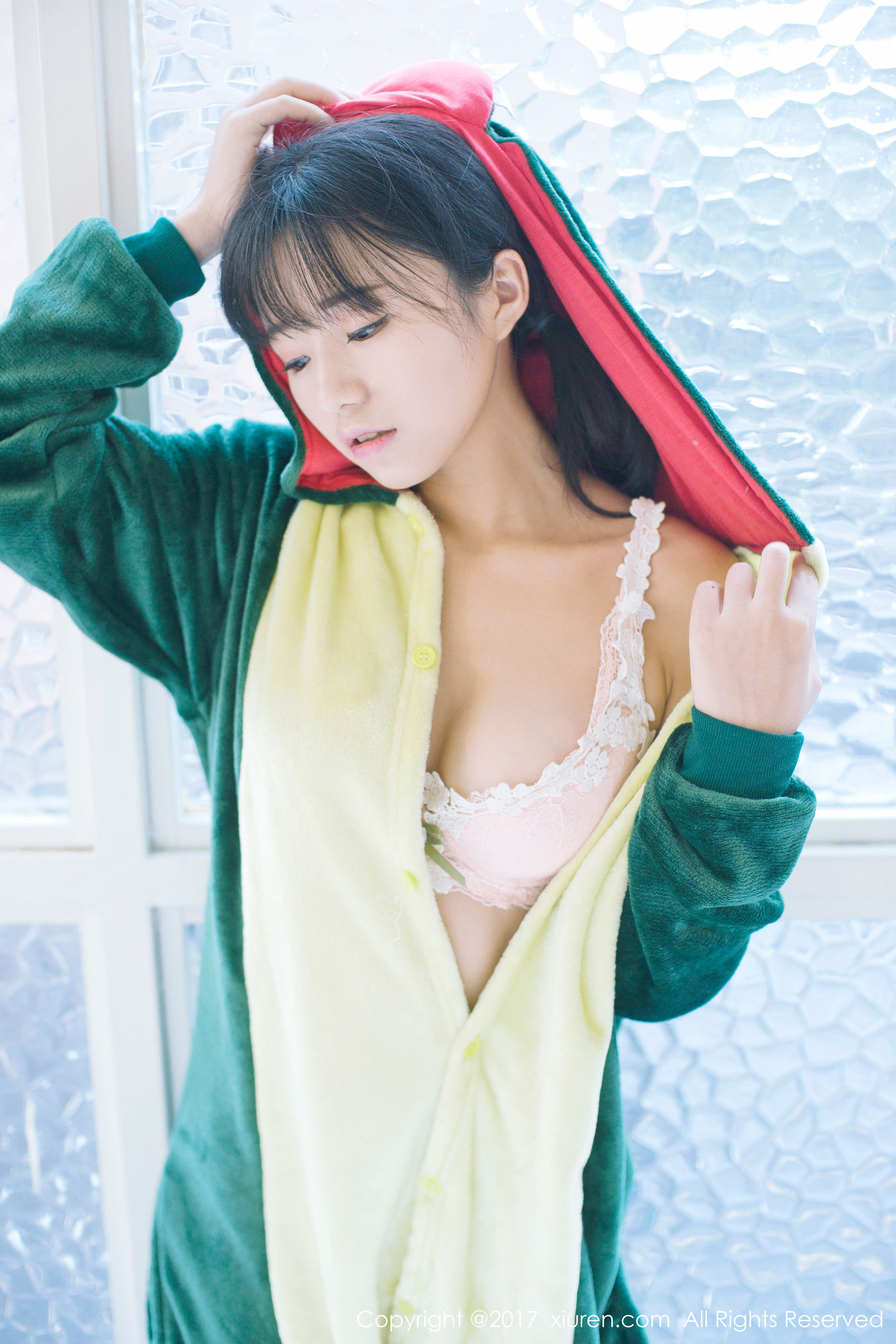 仓井优香《小草莓小号系列和小恐龙睡袍》 [秀人XIUREN] NO.831