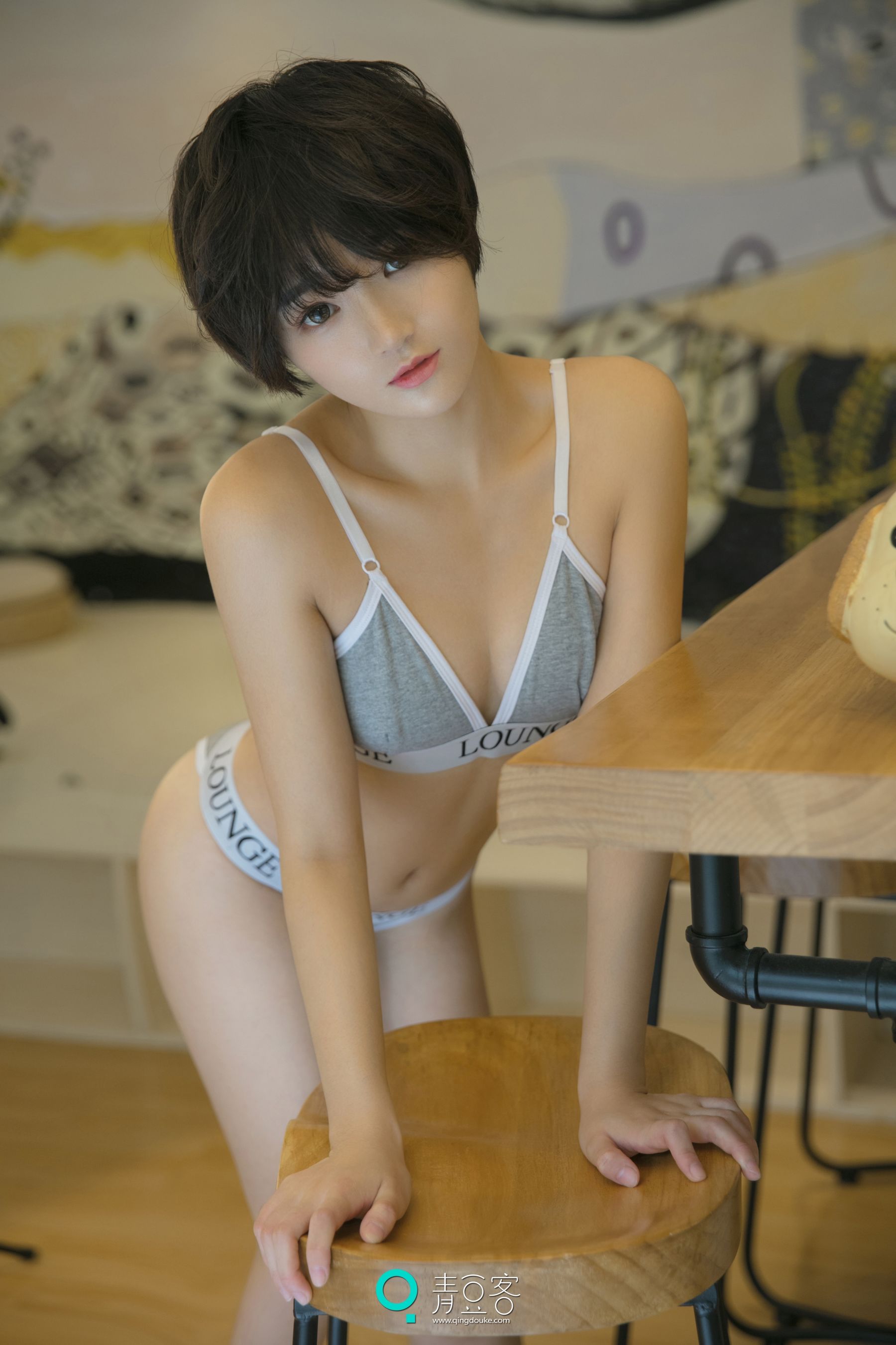 悦爷《短发少女》 [青豆客QingDouKe]