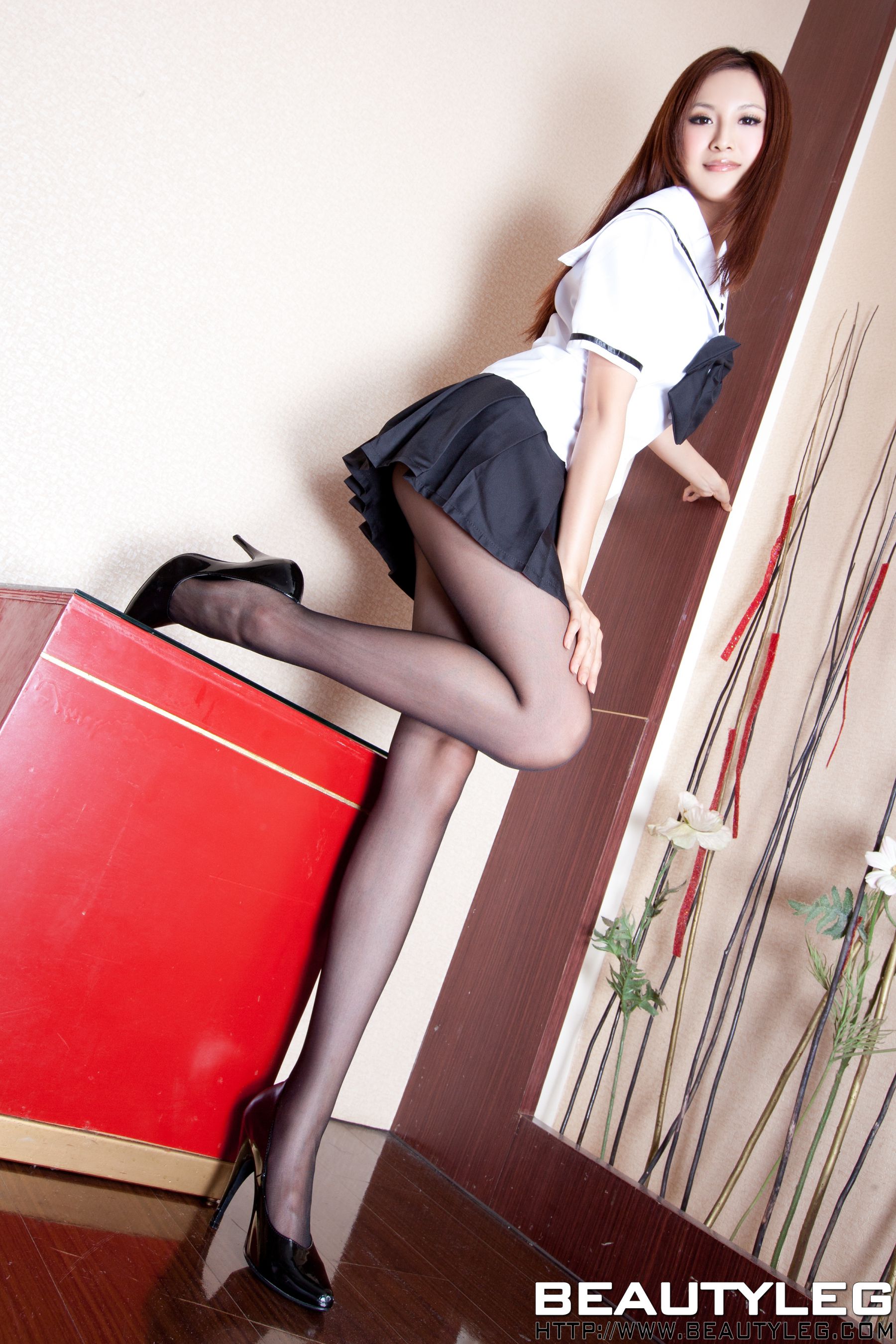 [Beautyleg] NO.730 腿模Vicni简晓育/ 美腿写真集