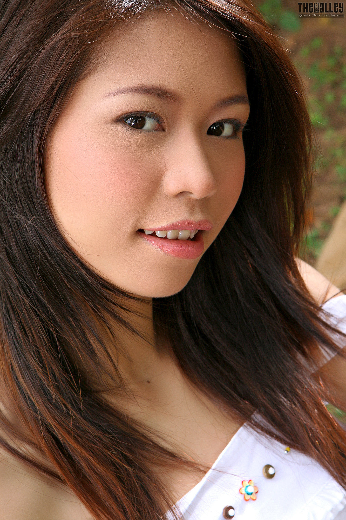Jennie Leung《荡秋千》 [The Black Alley]
