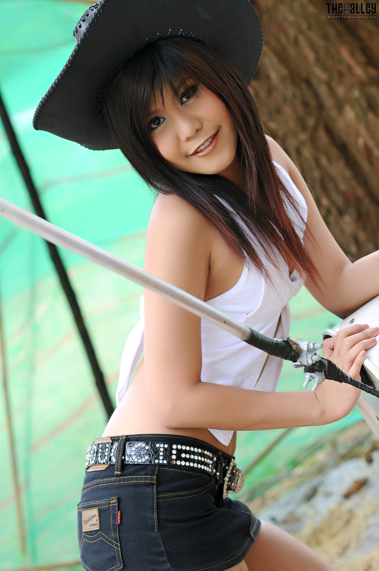 Abby Ngeun《朋克牛仔》 [The Black Alley]