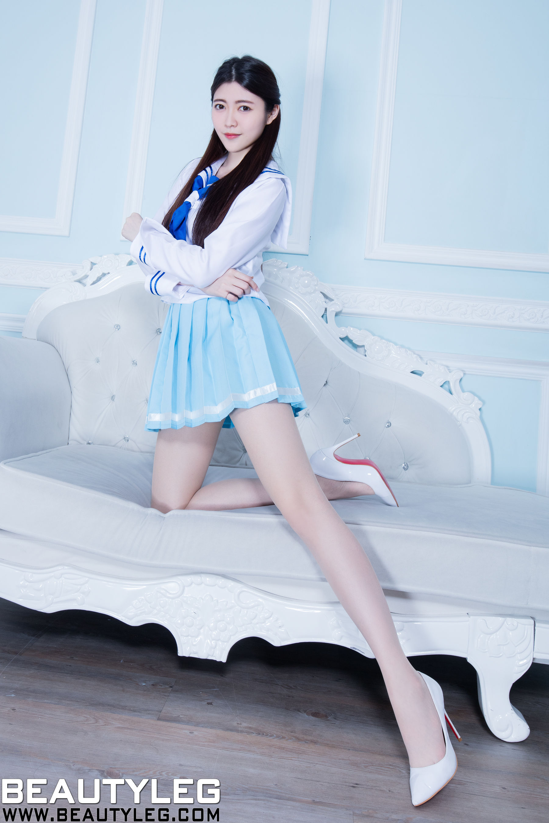 腿模Brindy《黑丝旗袍+学生装》 [BeautyLeg] No.1555 美腿