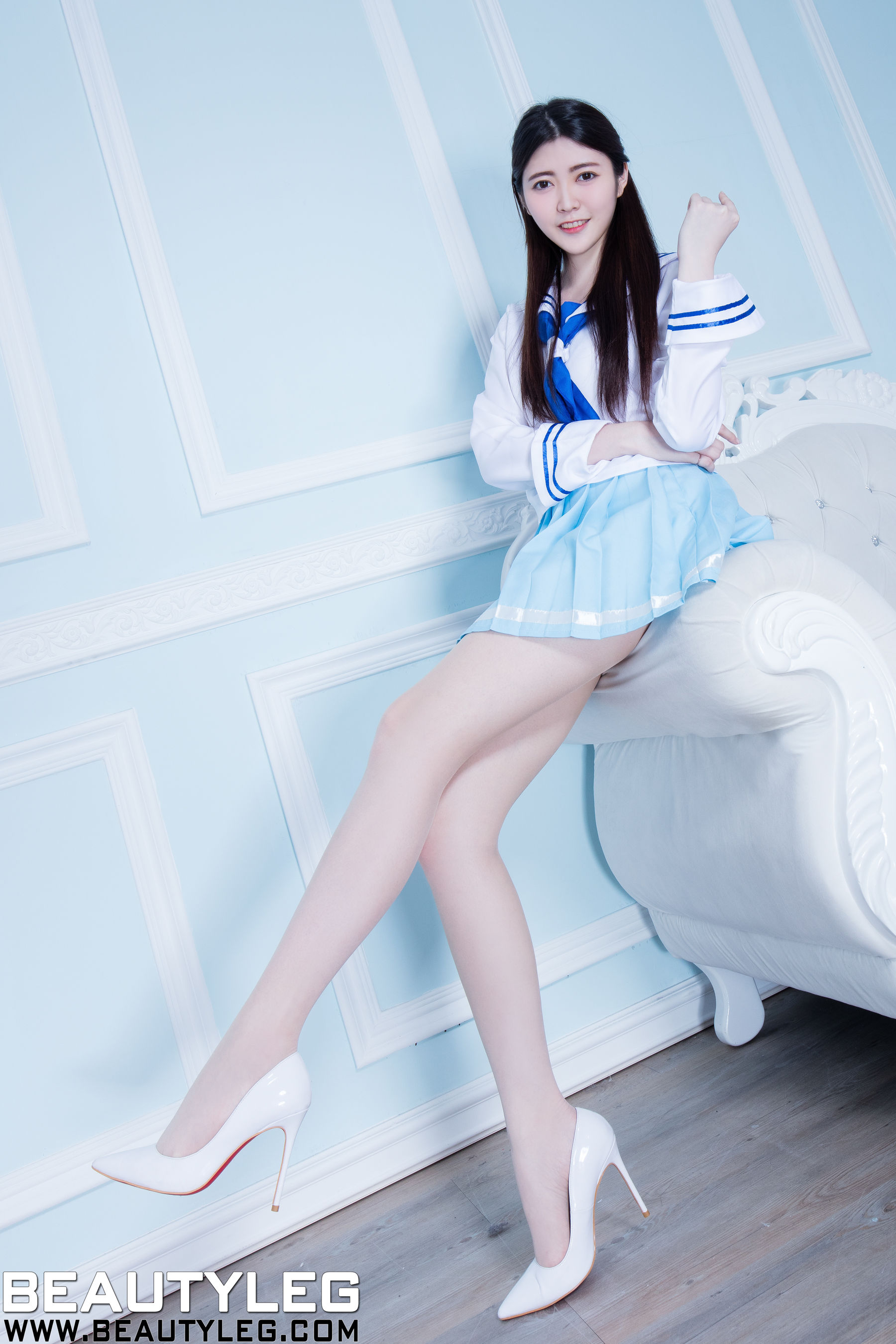 腿模Brindy《黑丝旗袍+学生装》 [BeautyLeg] No.1555 美腿