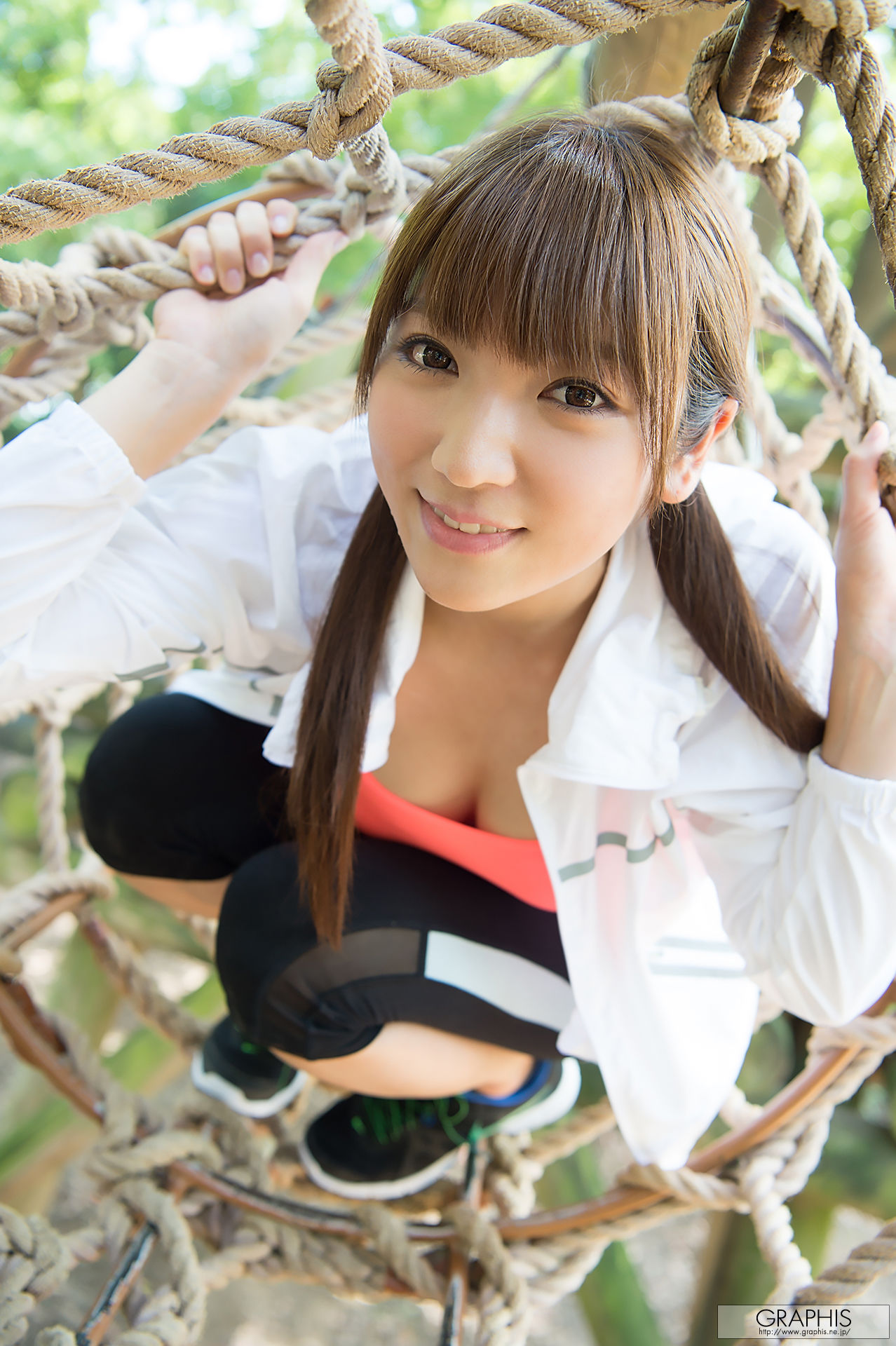 神咲詩織 Shiori Kamisaki [Graphis] Limited Edition