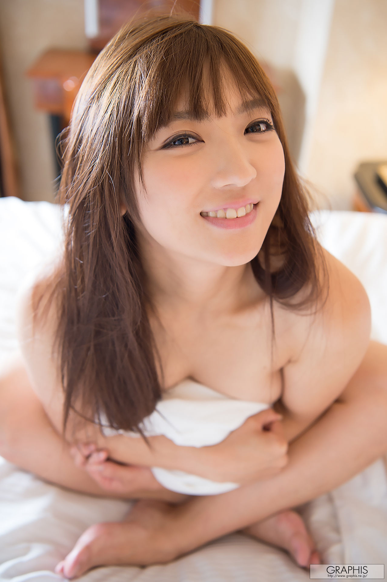 神咲詩織 Shiori Kamisaki [Graphis] Limited Edition