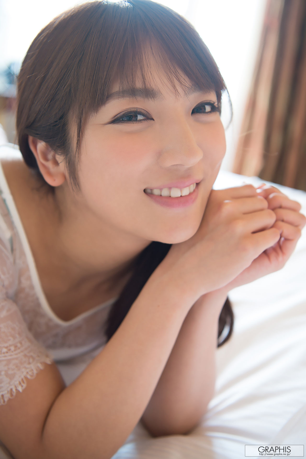 神咲詩織 Shiori Kamisaki [Graphis] Limited Edition