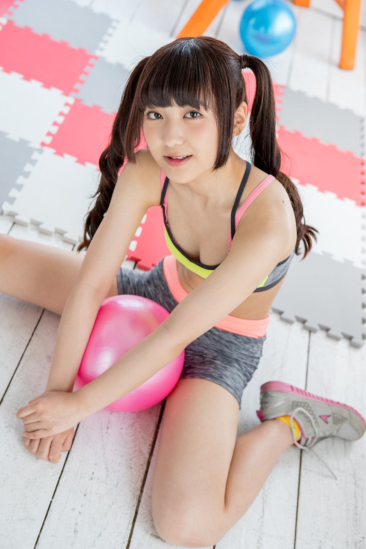 高梨あい《双马尾健身+背心系列》 [Minisuka.tv]