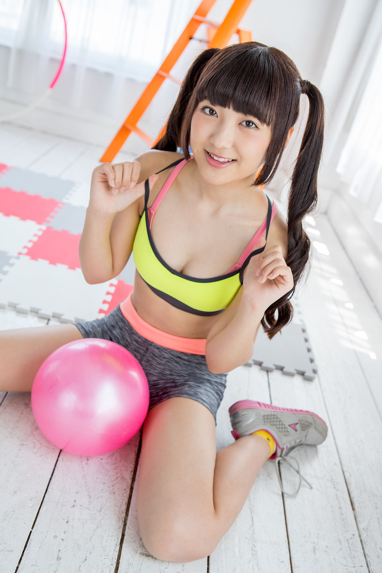 高梨あい《双马尾健身+背心系列》 [Minisuka.tv]